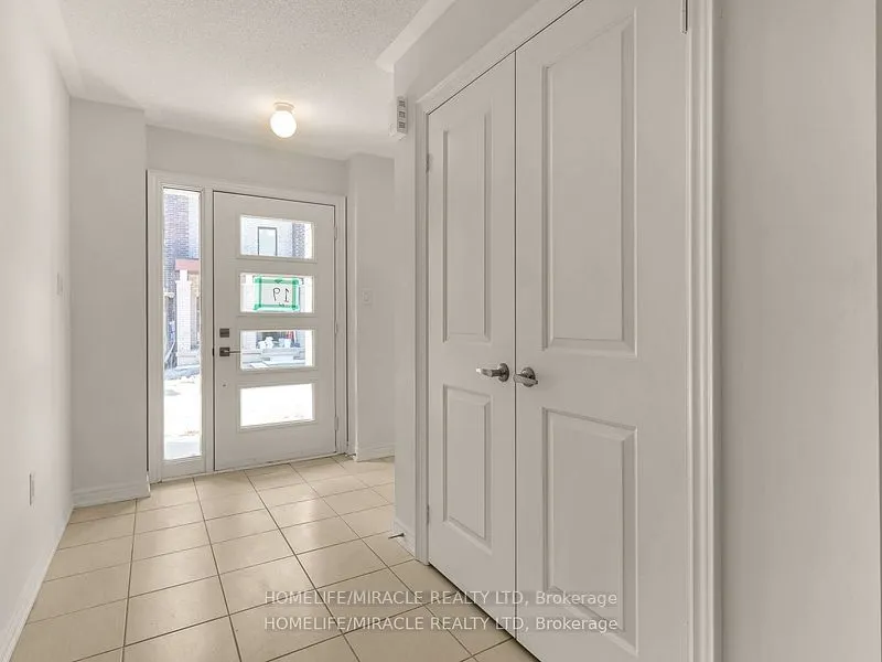 18 Queenpost Drive