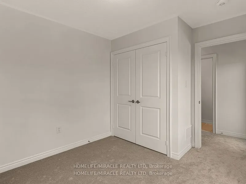 18 Queenpost Drive