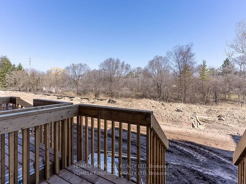 18 Queenpost Drive