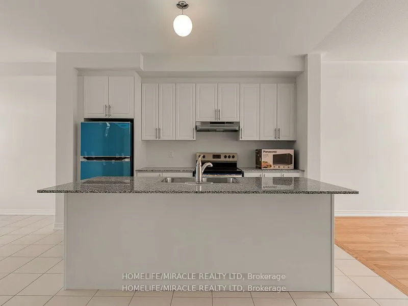 18 Queenpost Drive