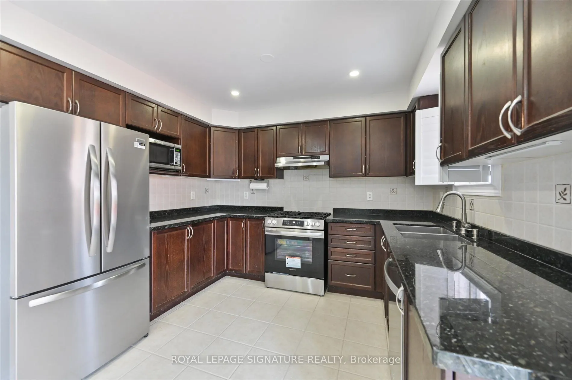 5 Thornbush Boulevard