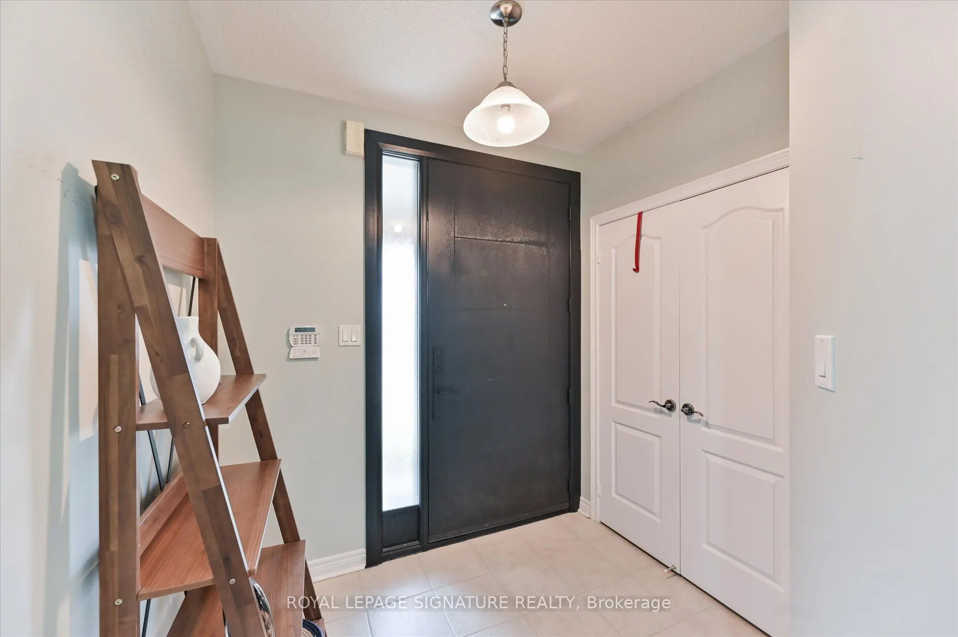 5 Thornbush Boulevard