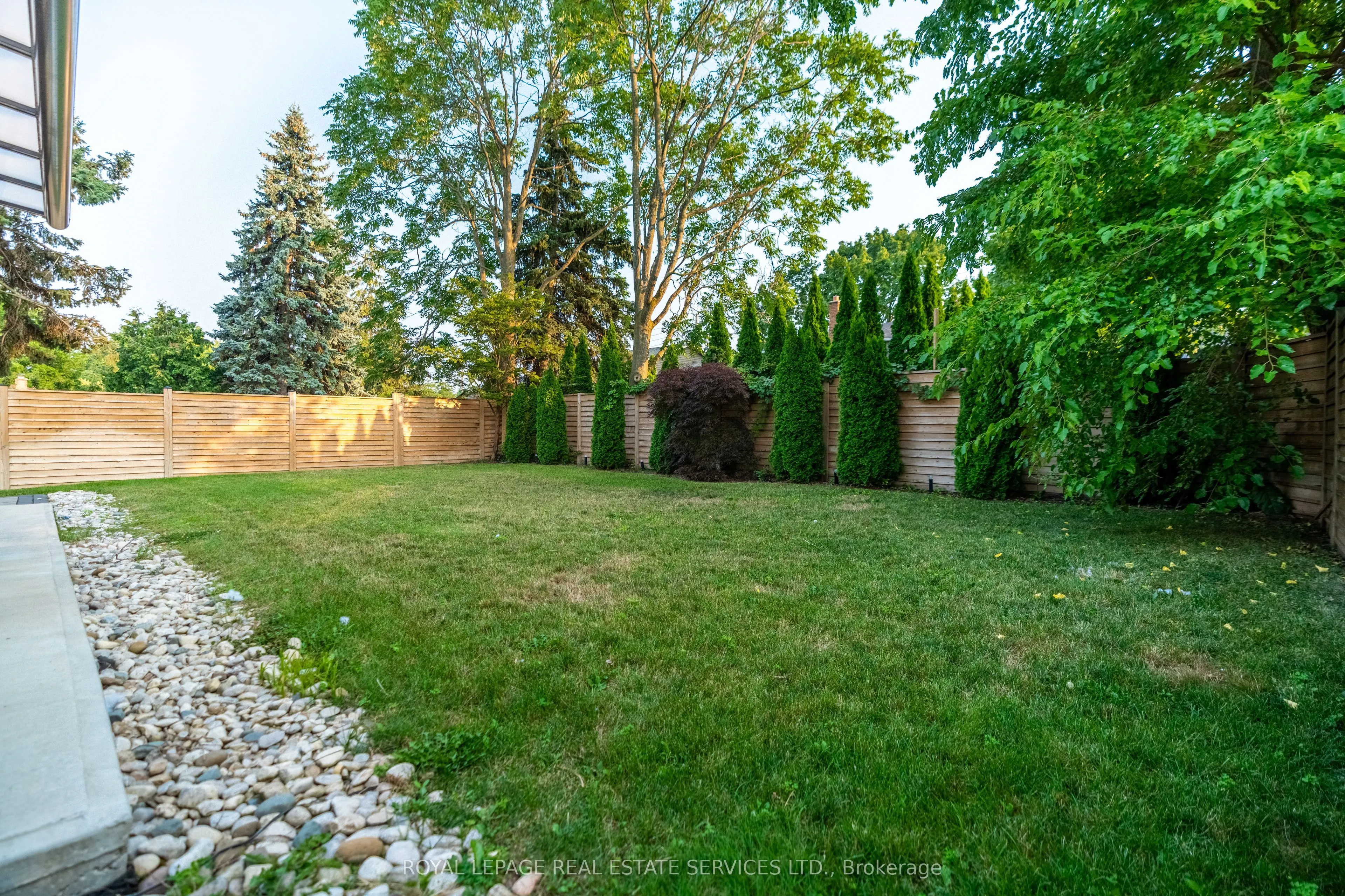 2503 Yarmouth Crescent