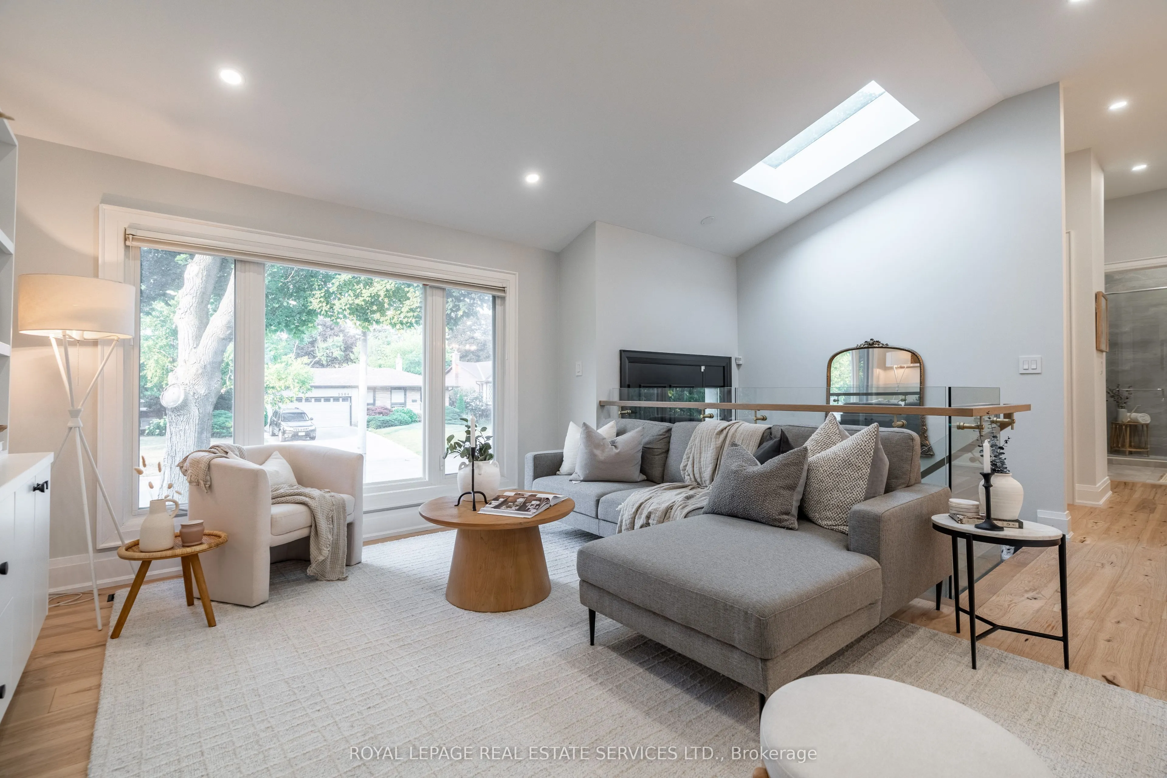 2503 Yarmouth Crescent