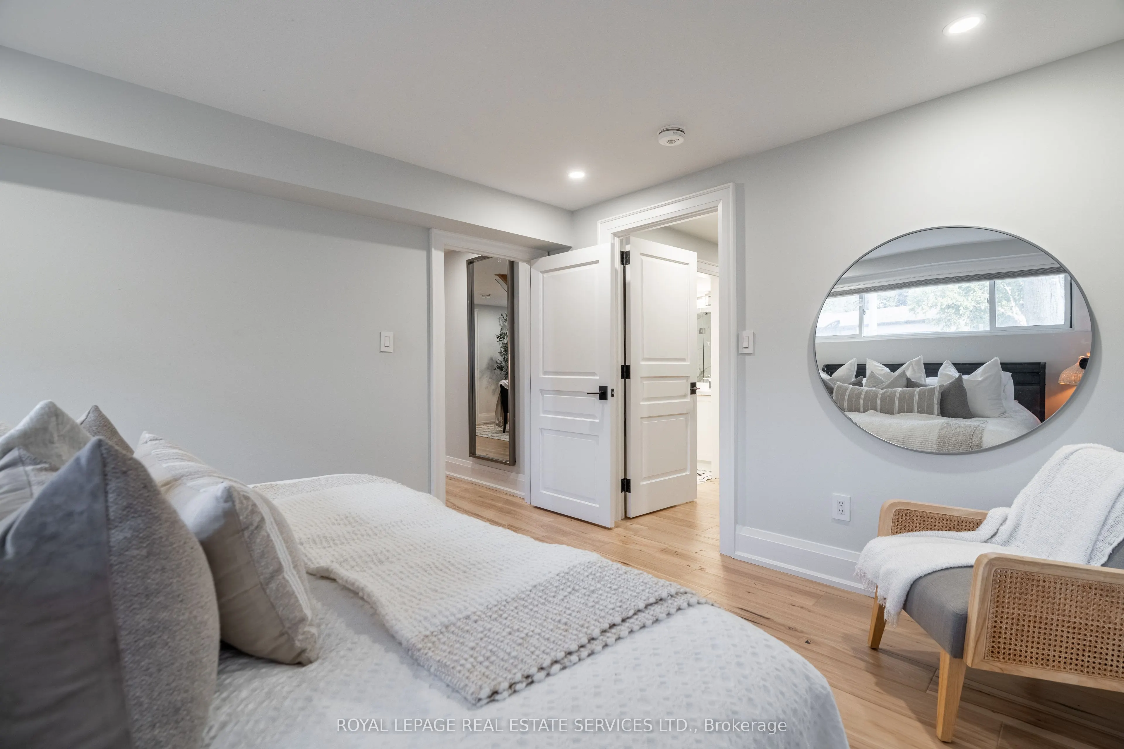 2503 Yarmouth Crescent