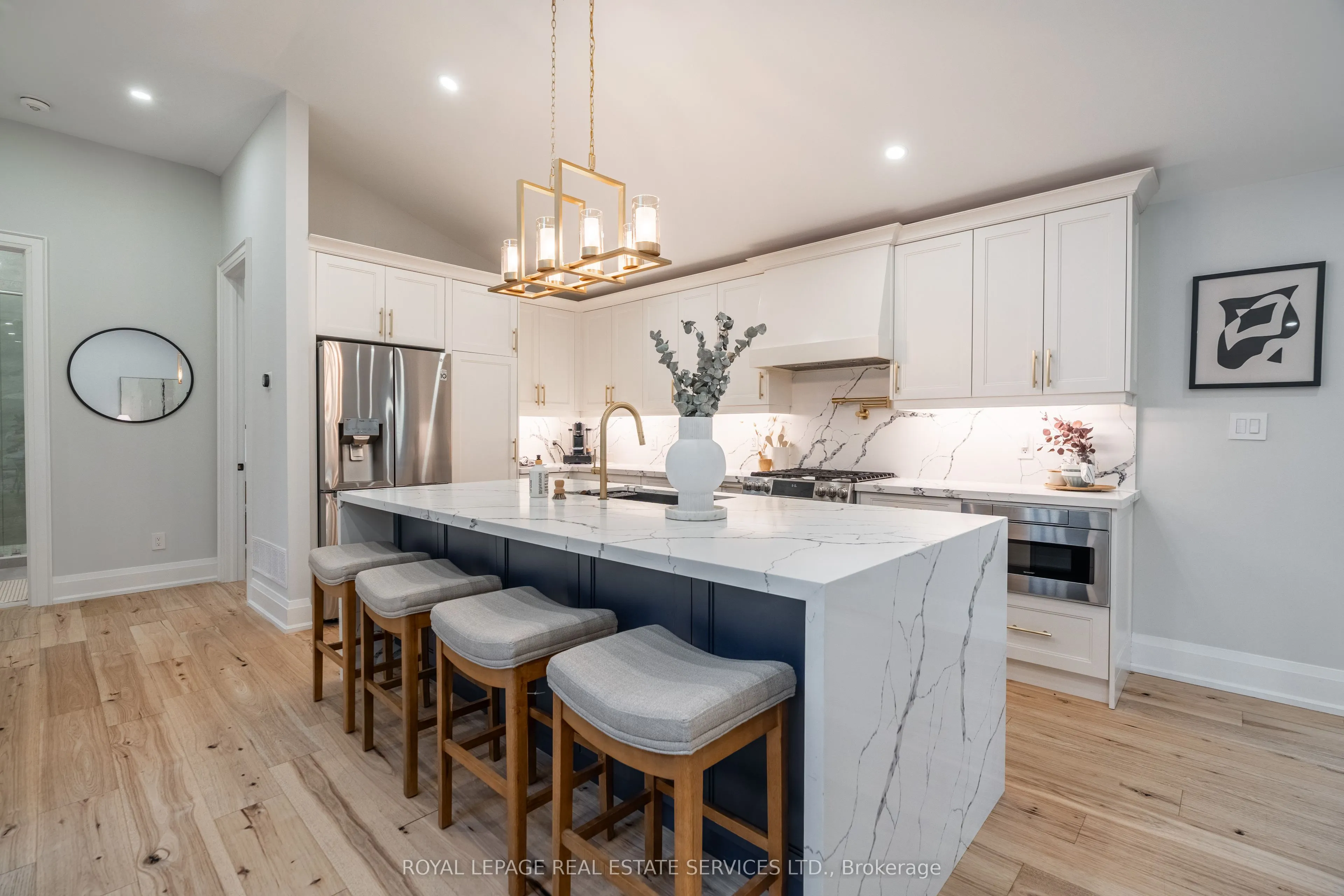 2503 Yarmouth Crescent