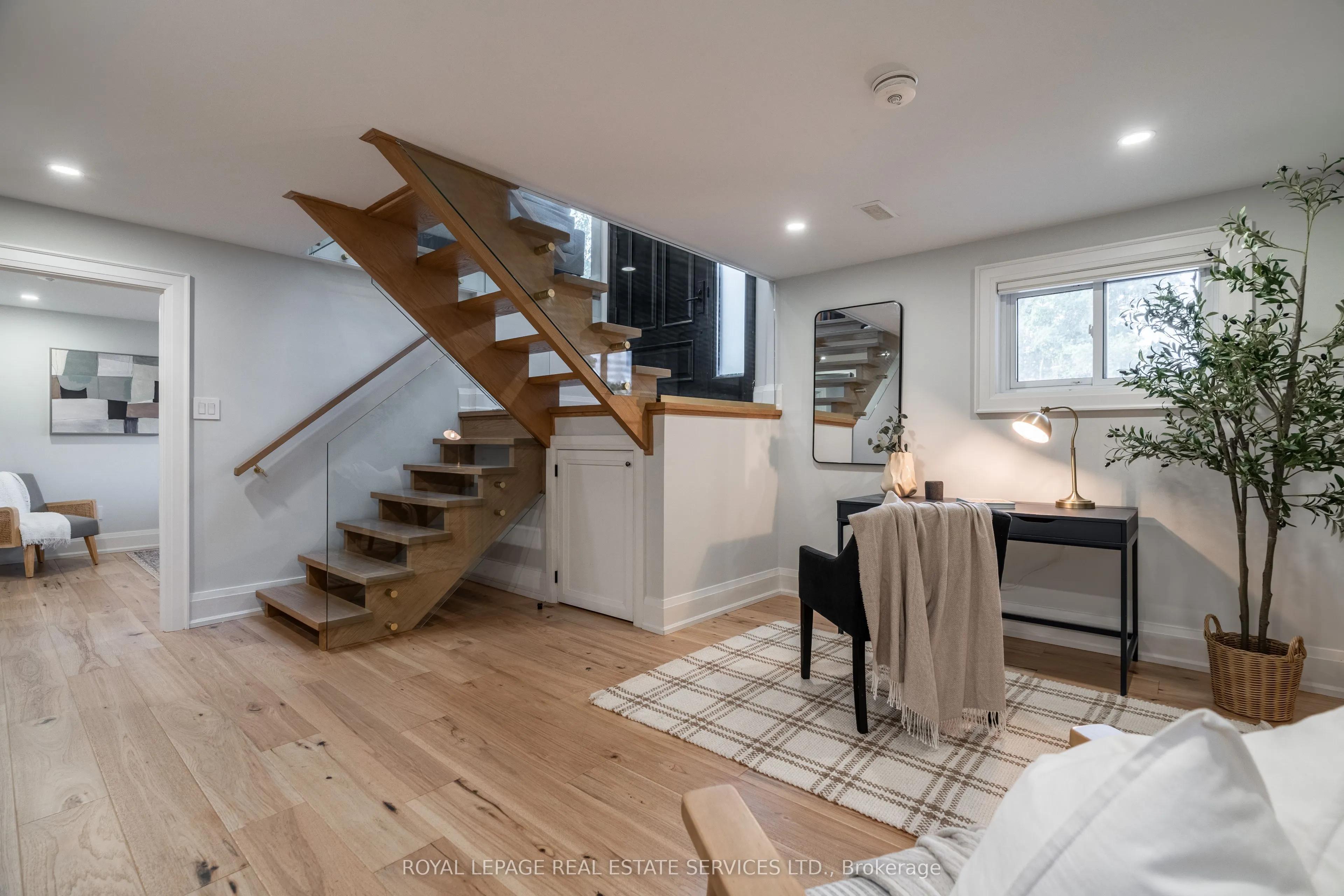 2503 Yarmouth Crescent