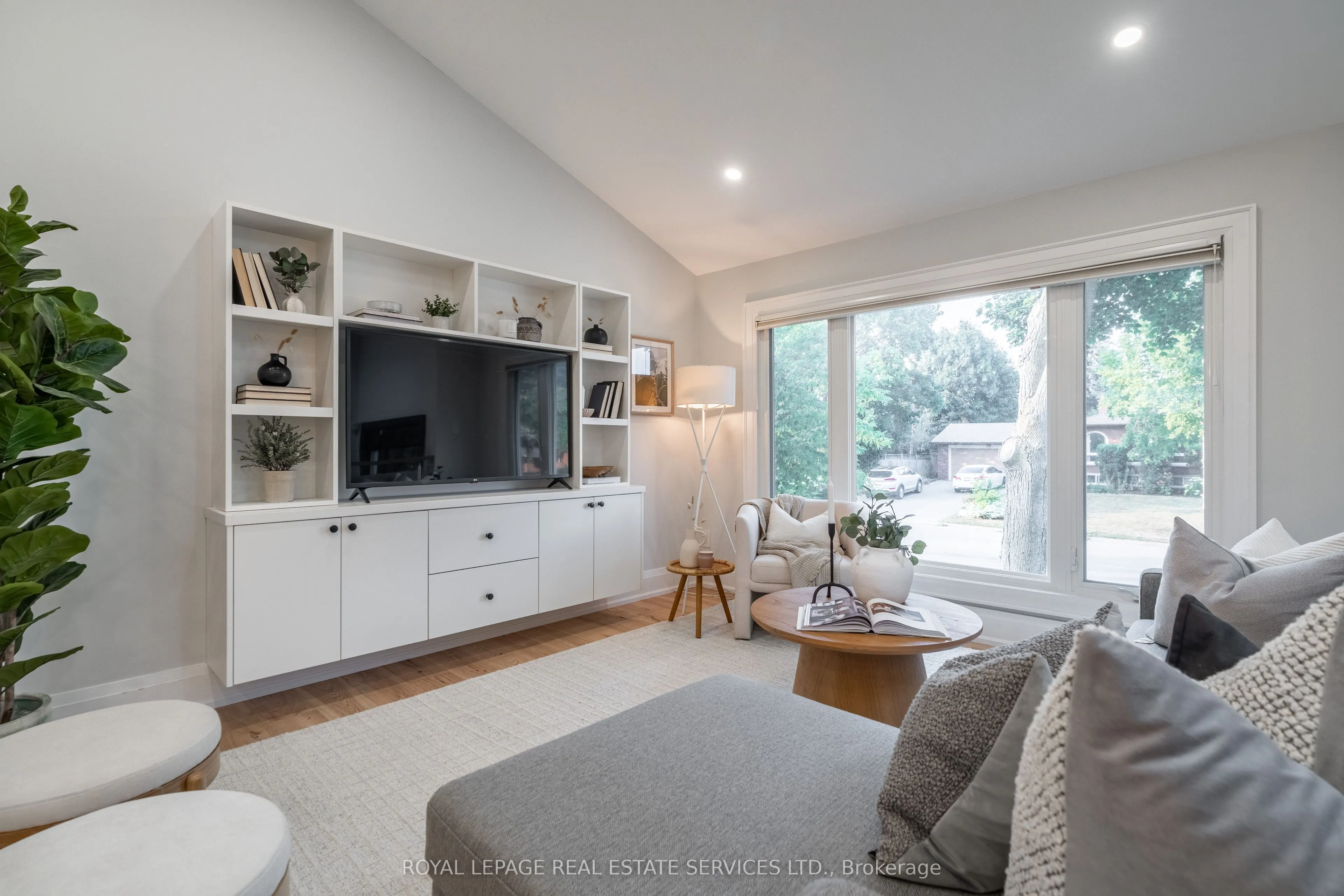 2503 Yarmouth Crescent