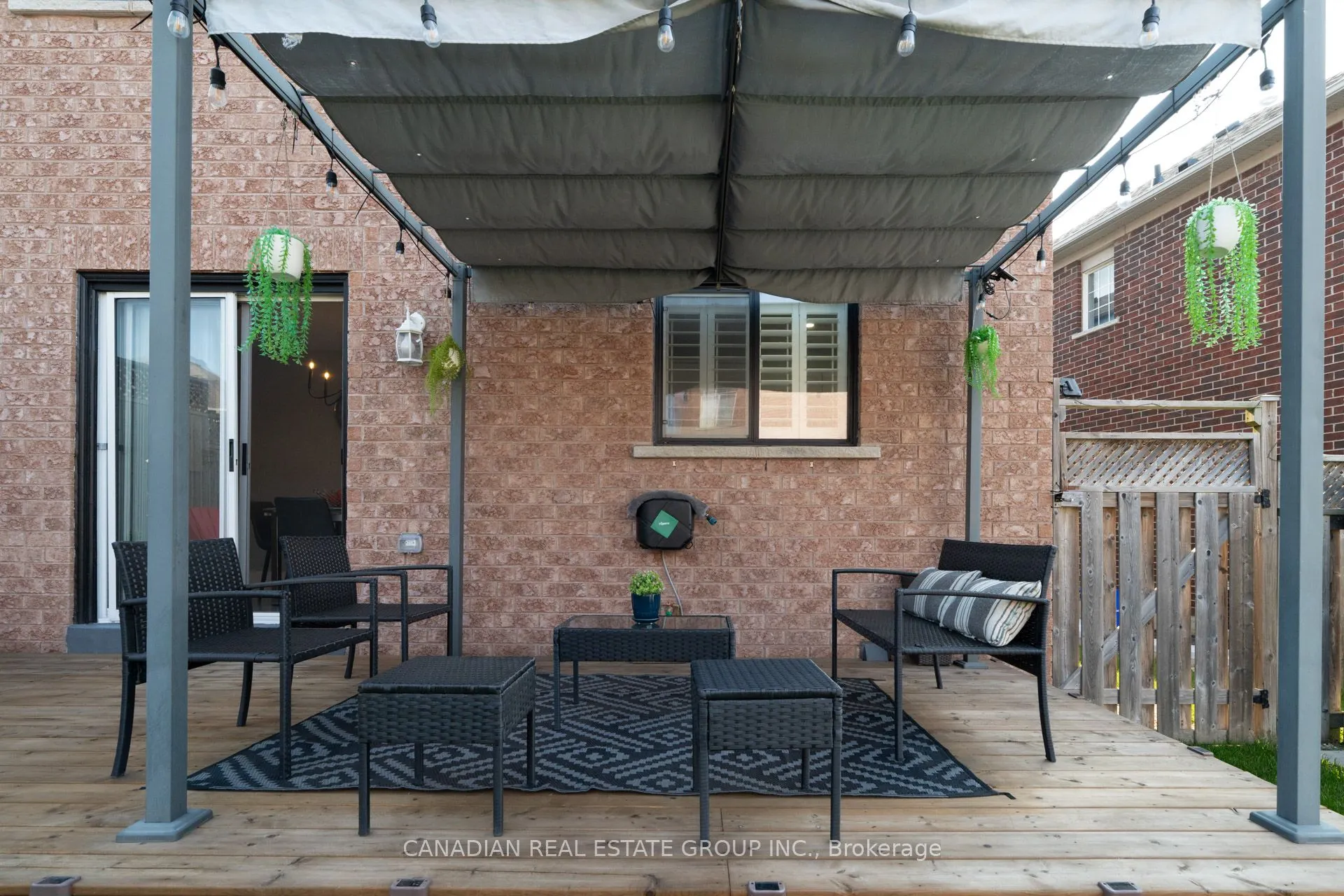 1148 Charlton Way