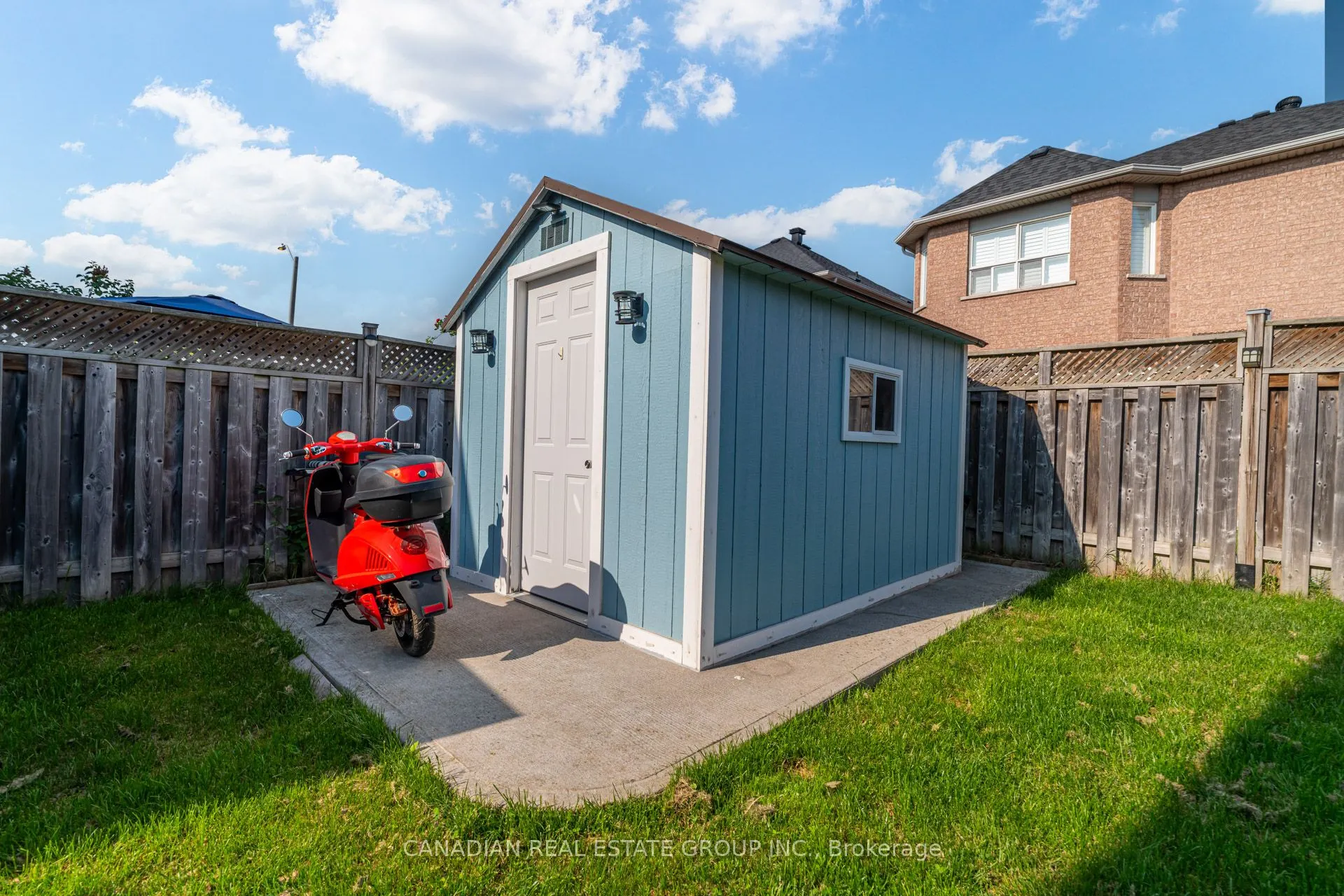 1148 Charlton Way