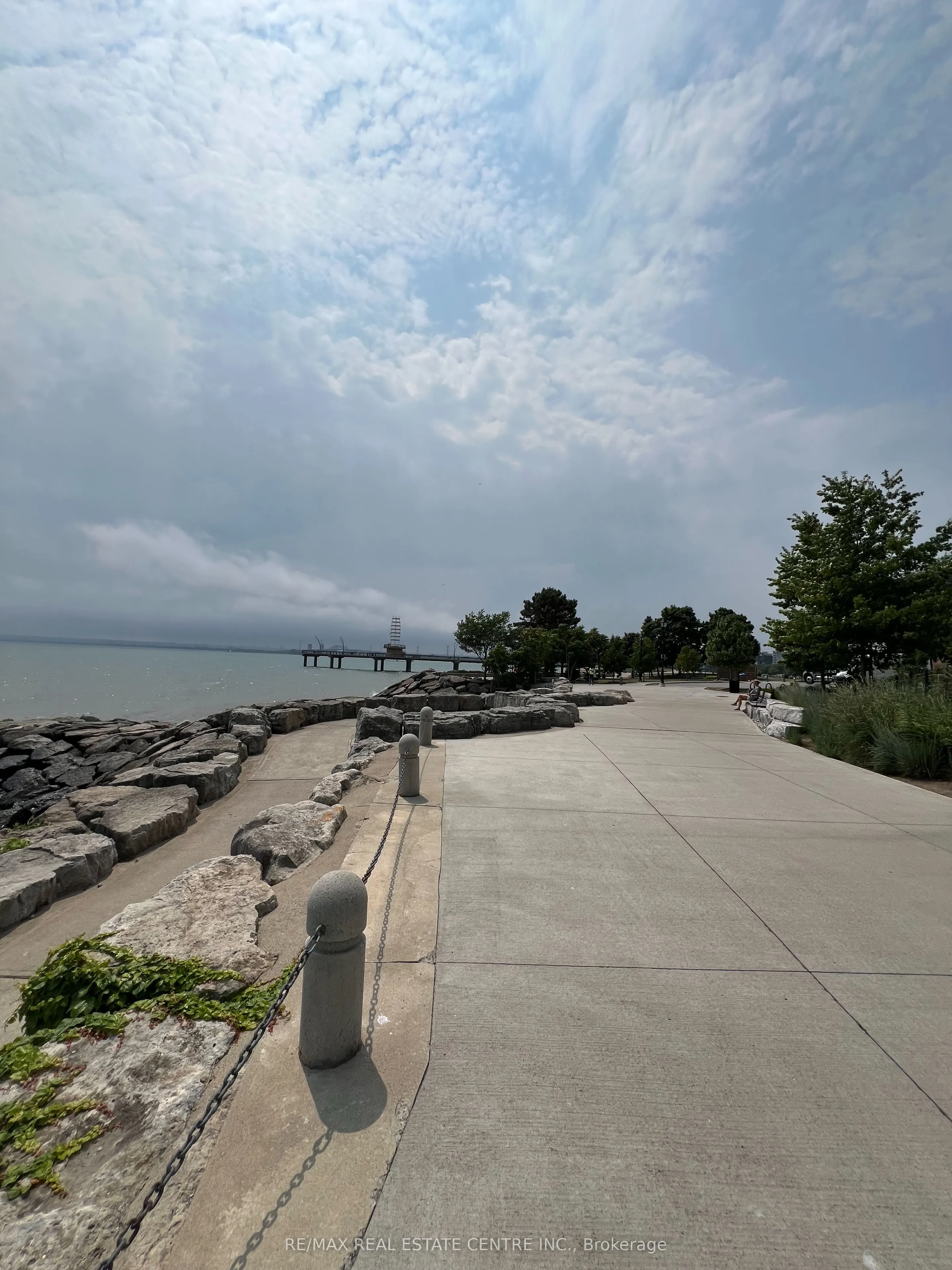 2060 Lakeshore Road, #405