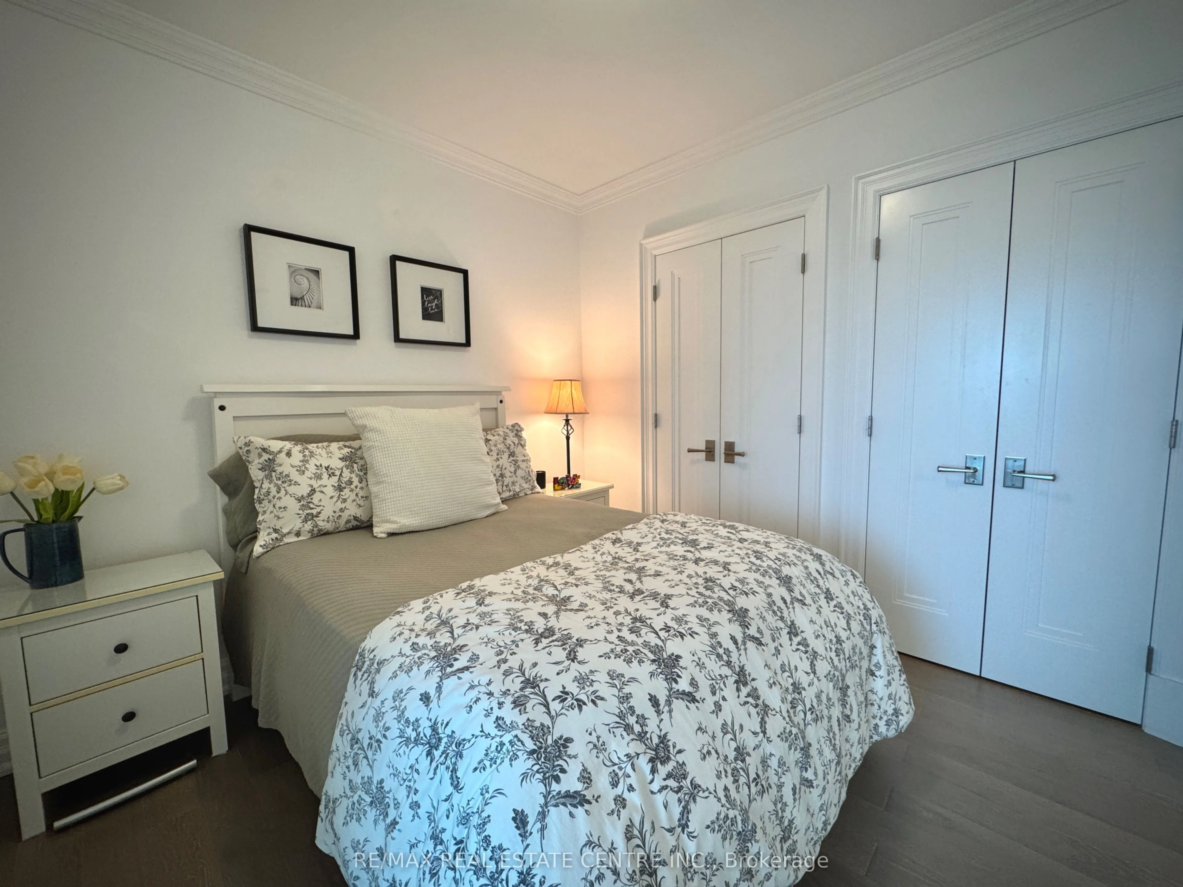 2060 Lakeshore Road, #405