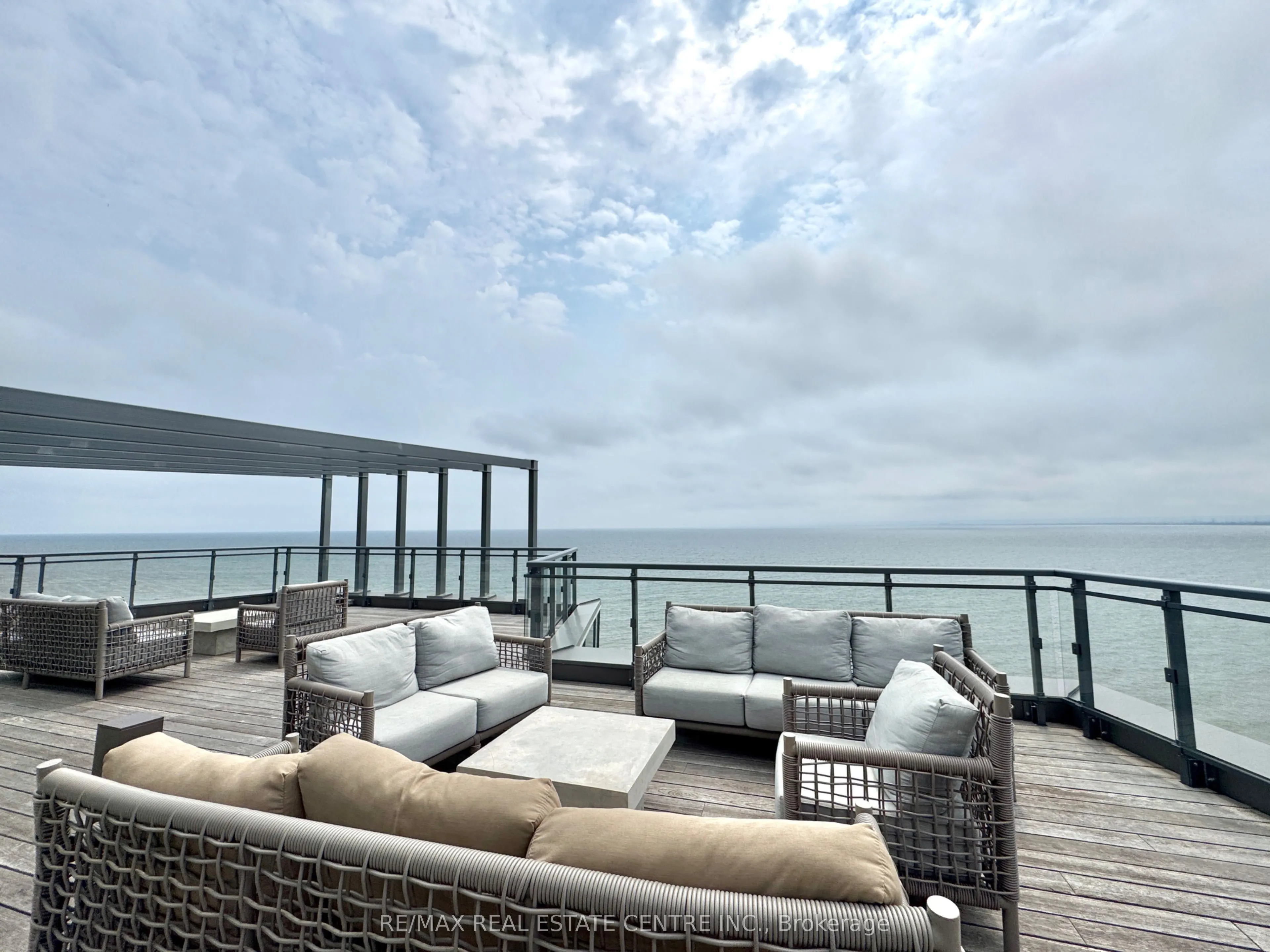 2060 Lakeshore Road, #405