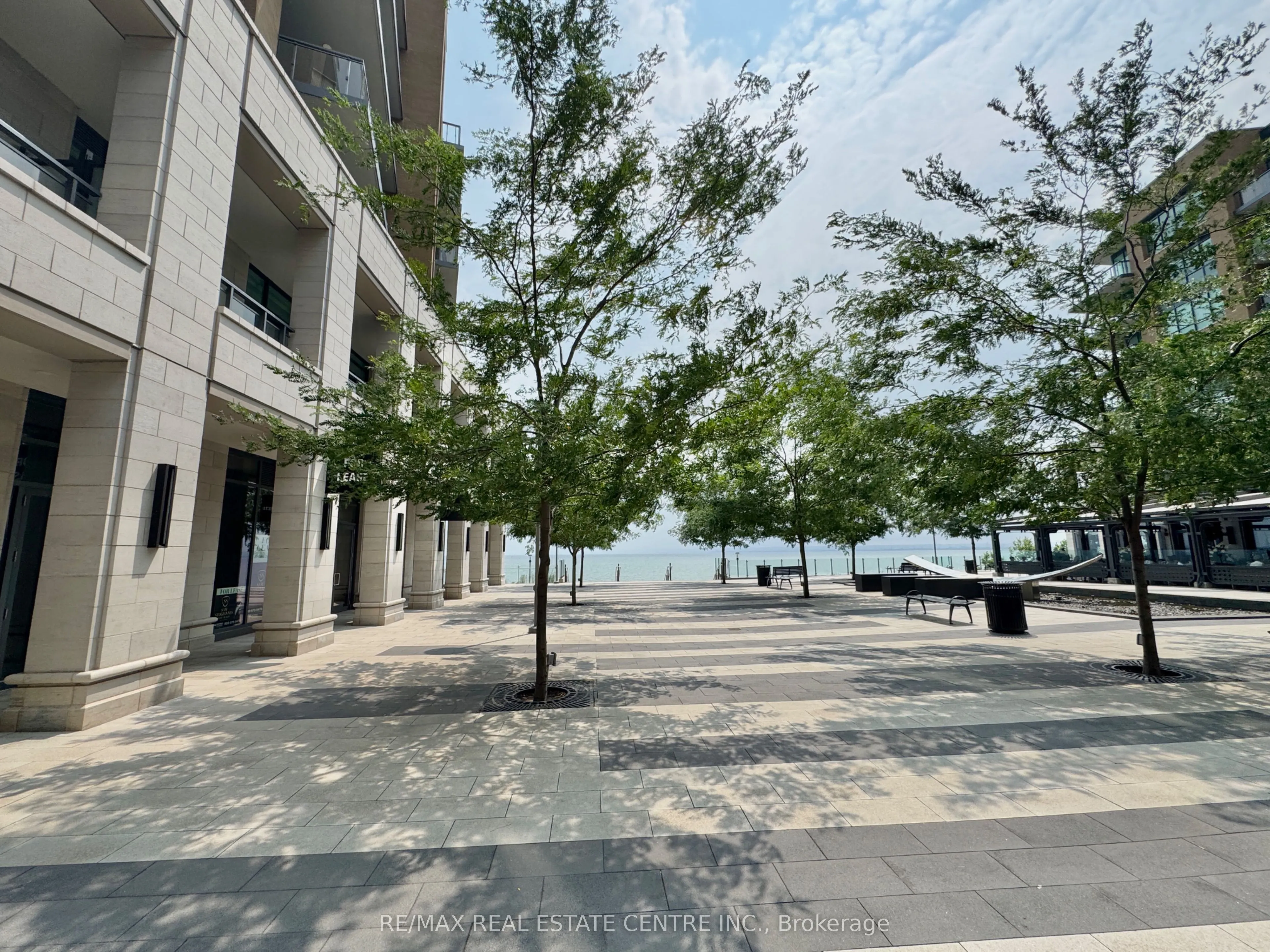 2060 Lakeshore Road, #405