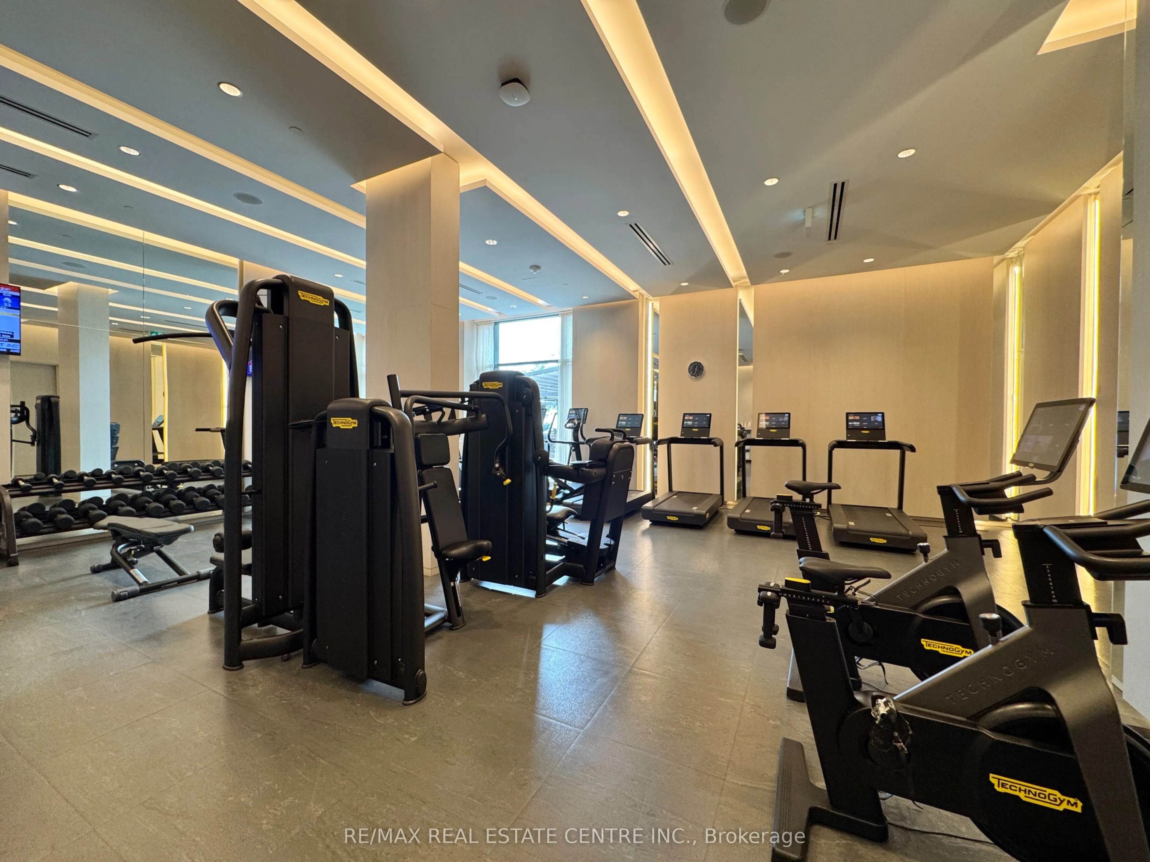 2060 Lakeshore Road, #405