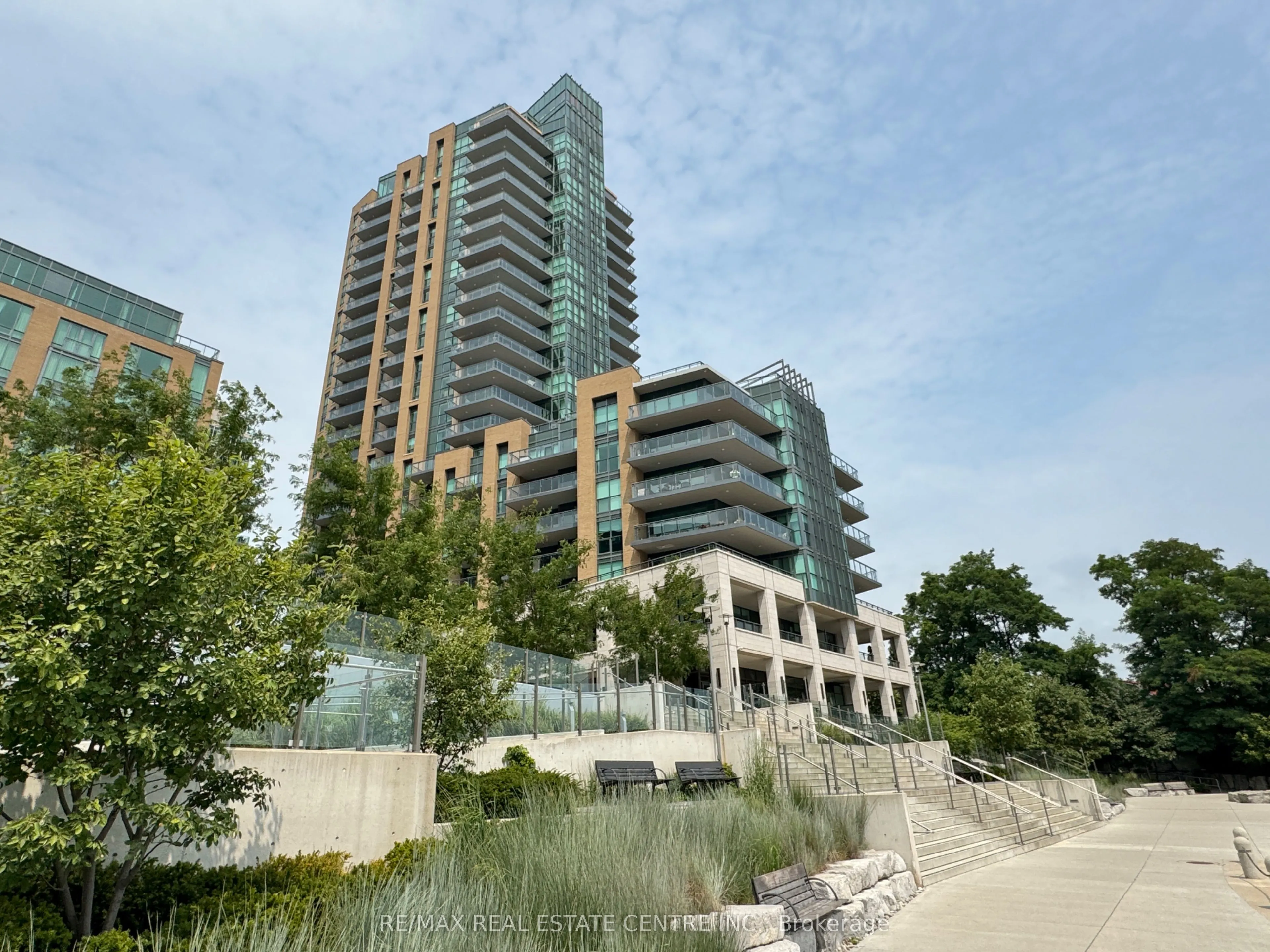 2060 Lakeshore Road, #405