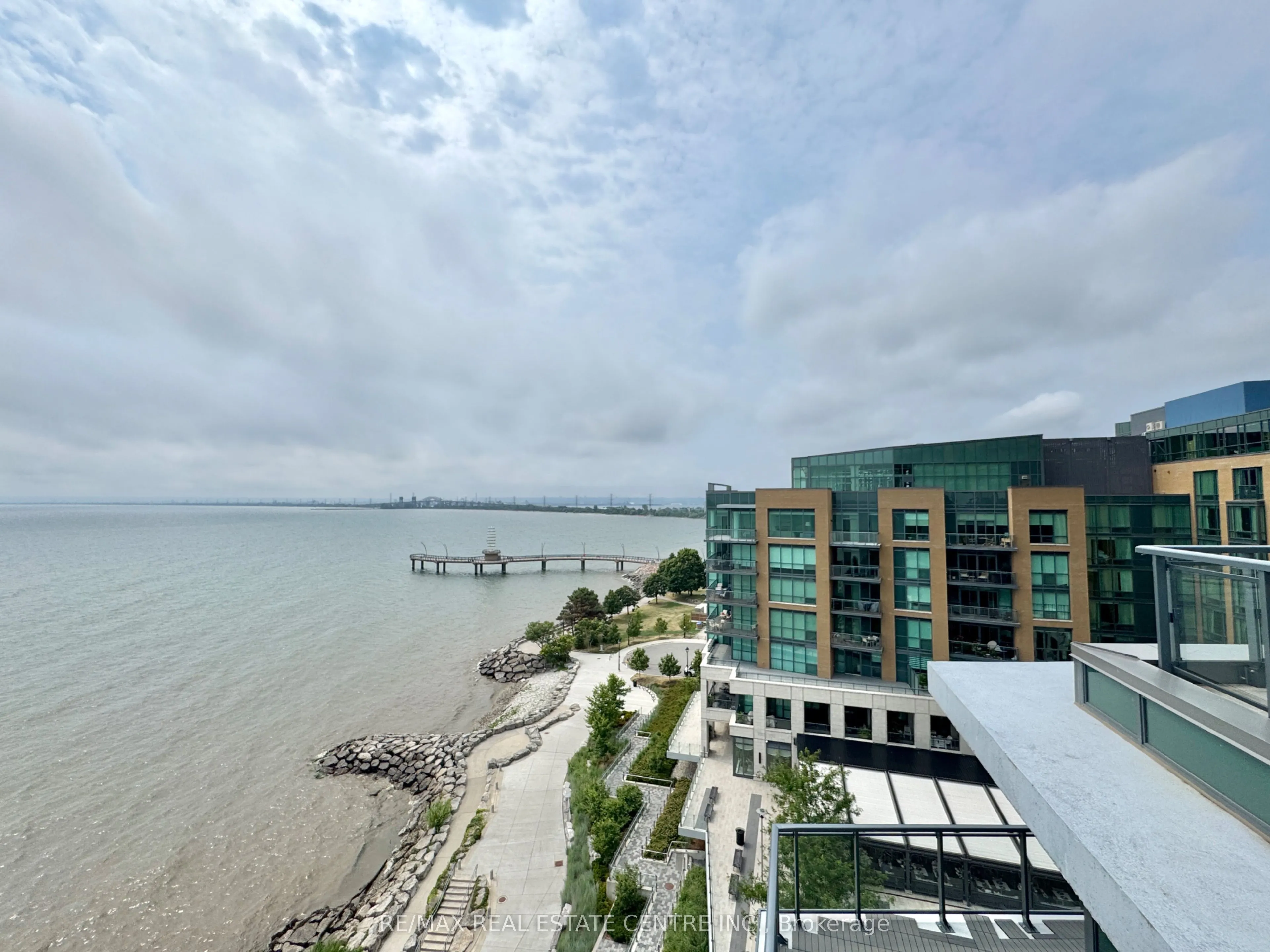 2060 Lakeshore Road, #405