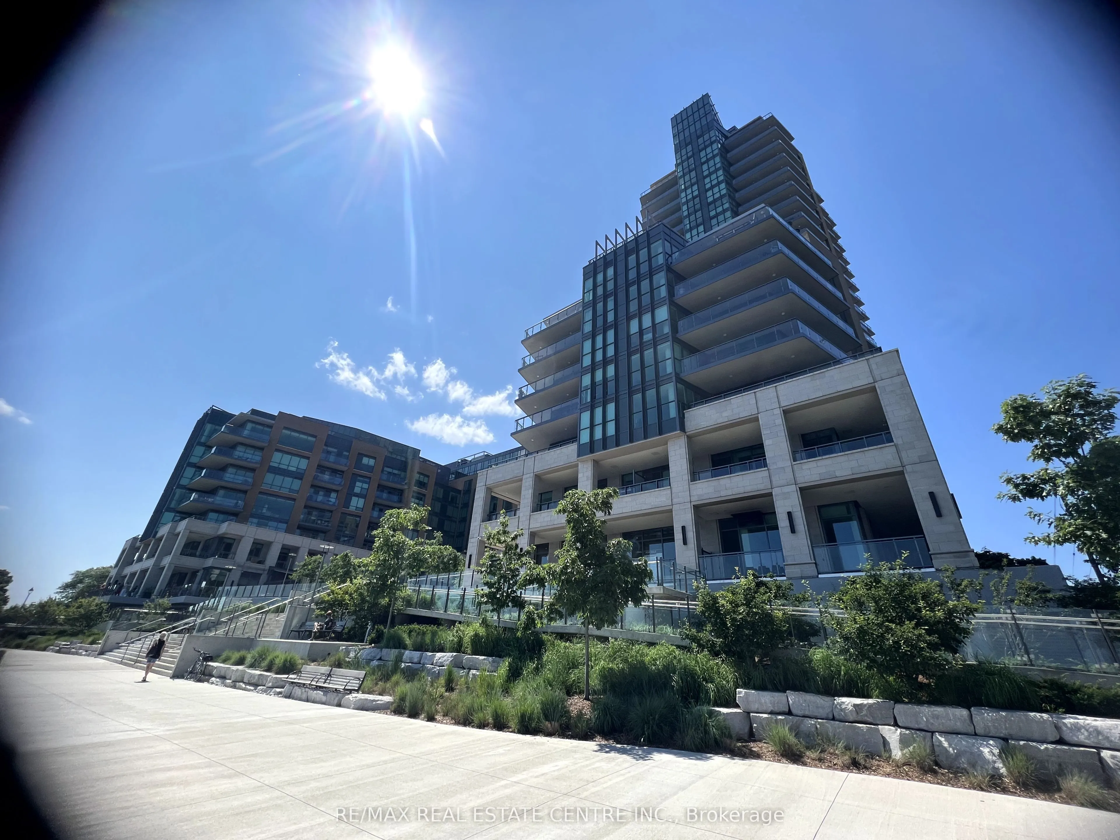 2060 Lakeshore Road, #405