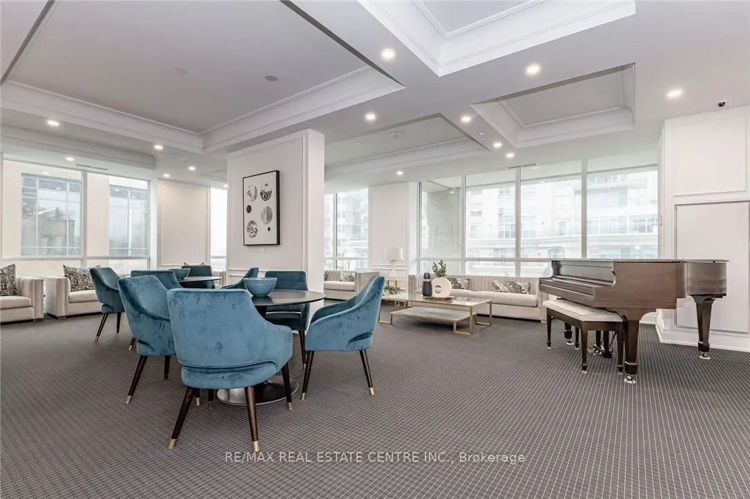 2060 Lakeshore Road, #405