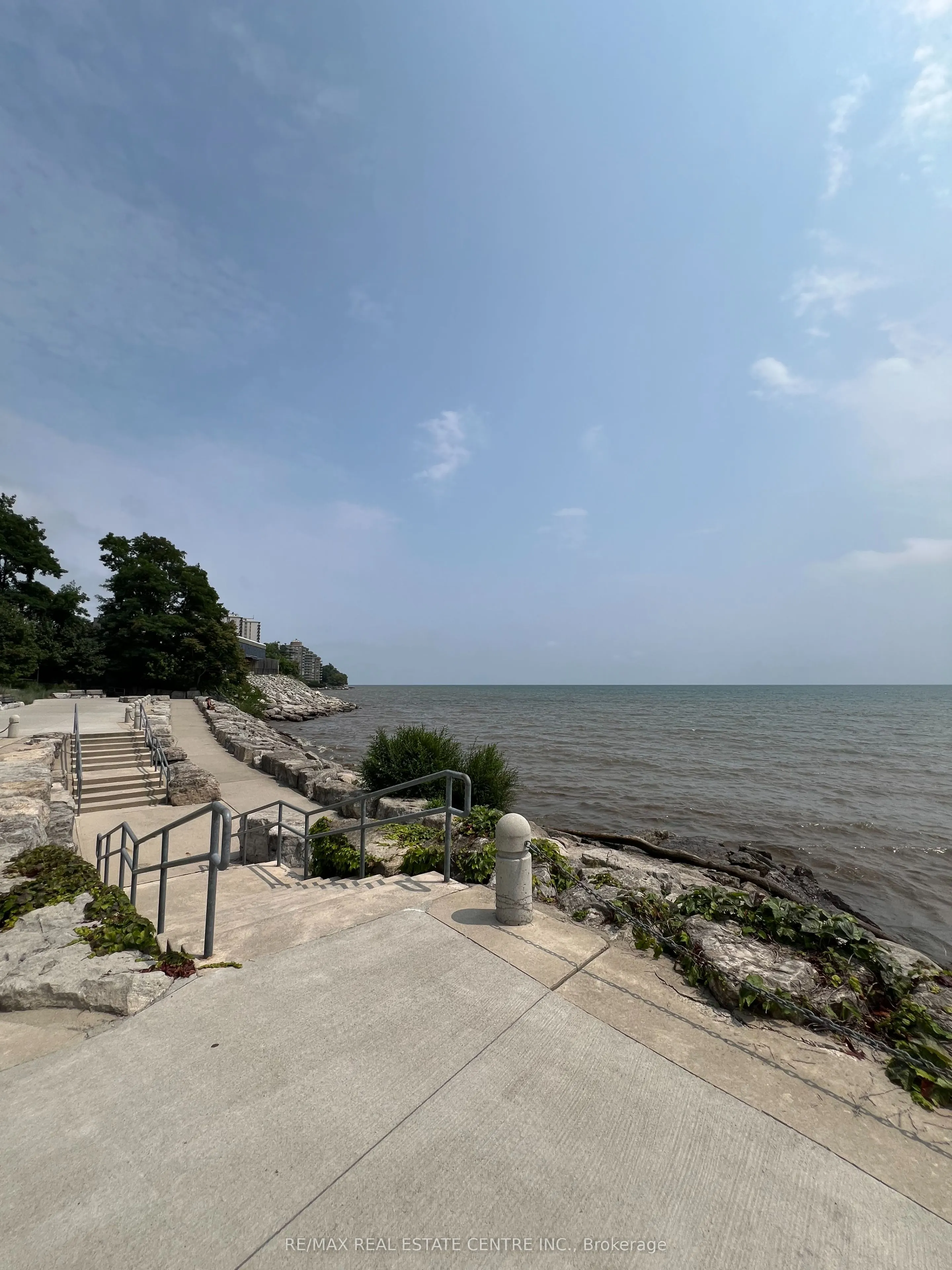 2060 Lakeshore Road, #405