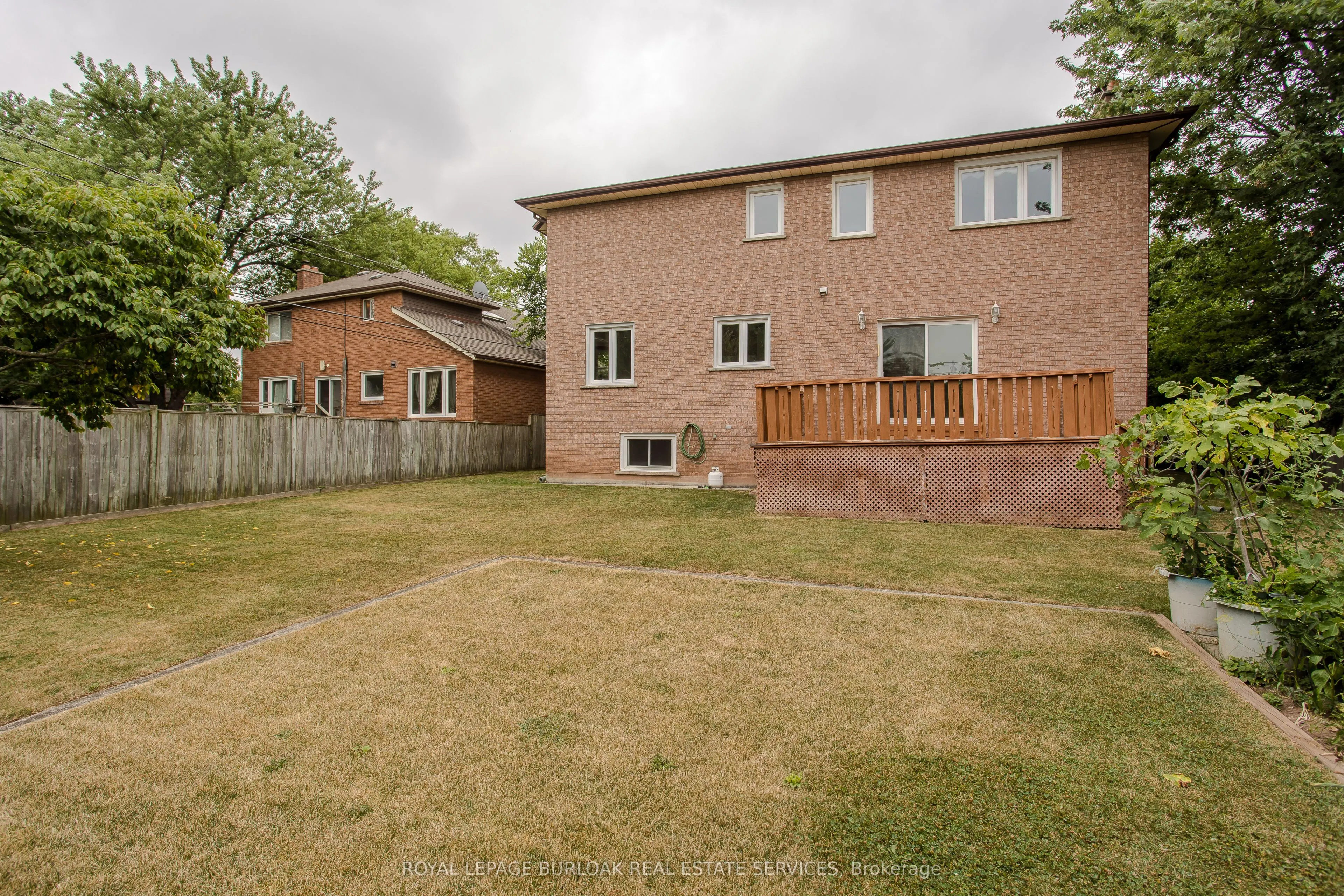 124 Leighland Avenue