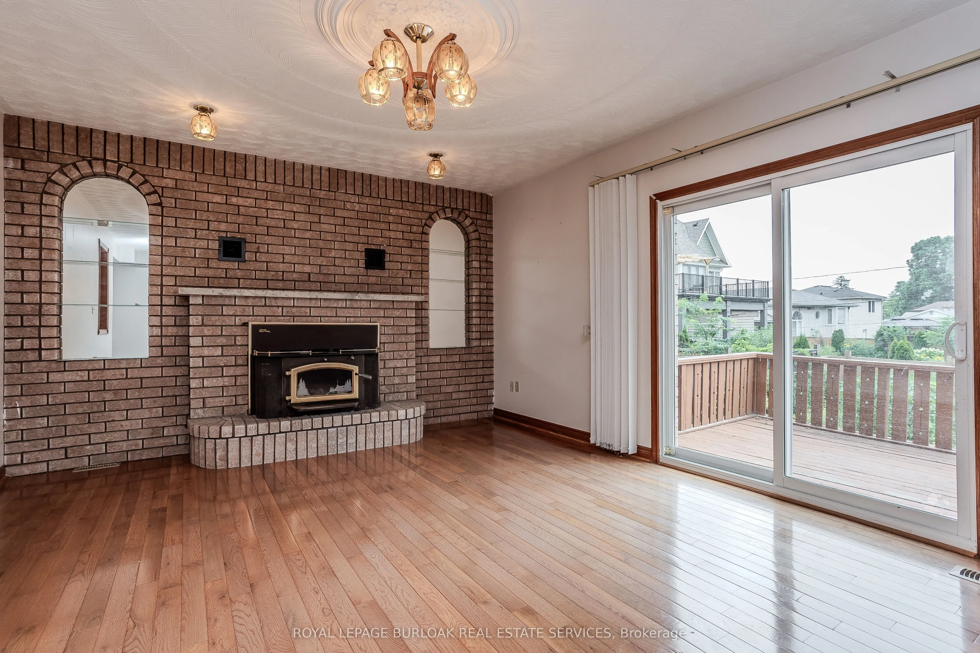 124 Leighland Avenue