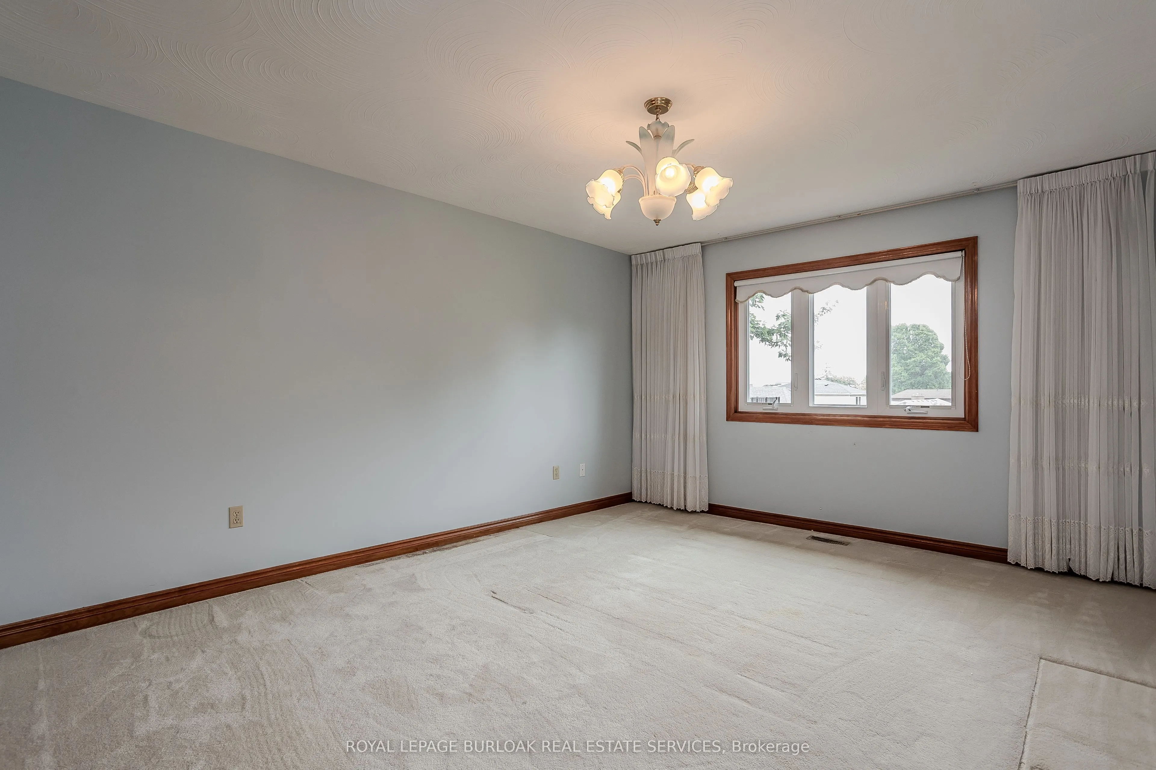 124 Leighland Avenue