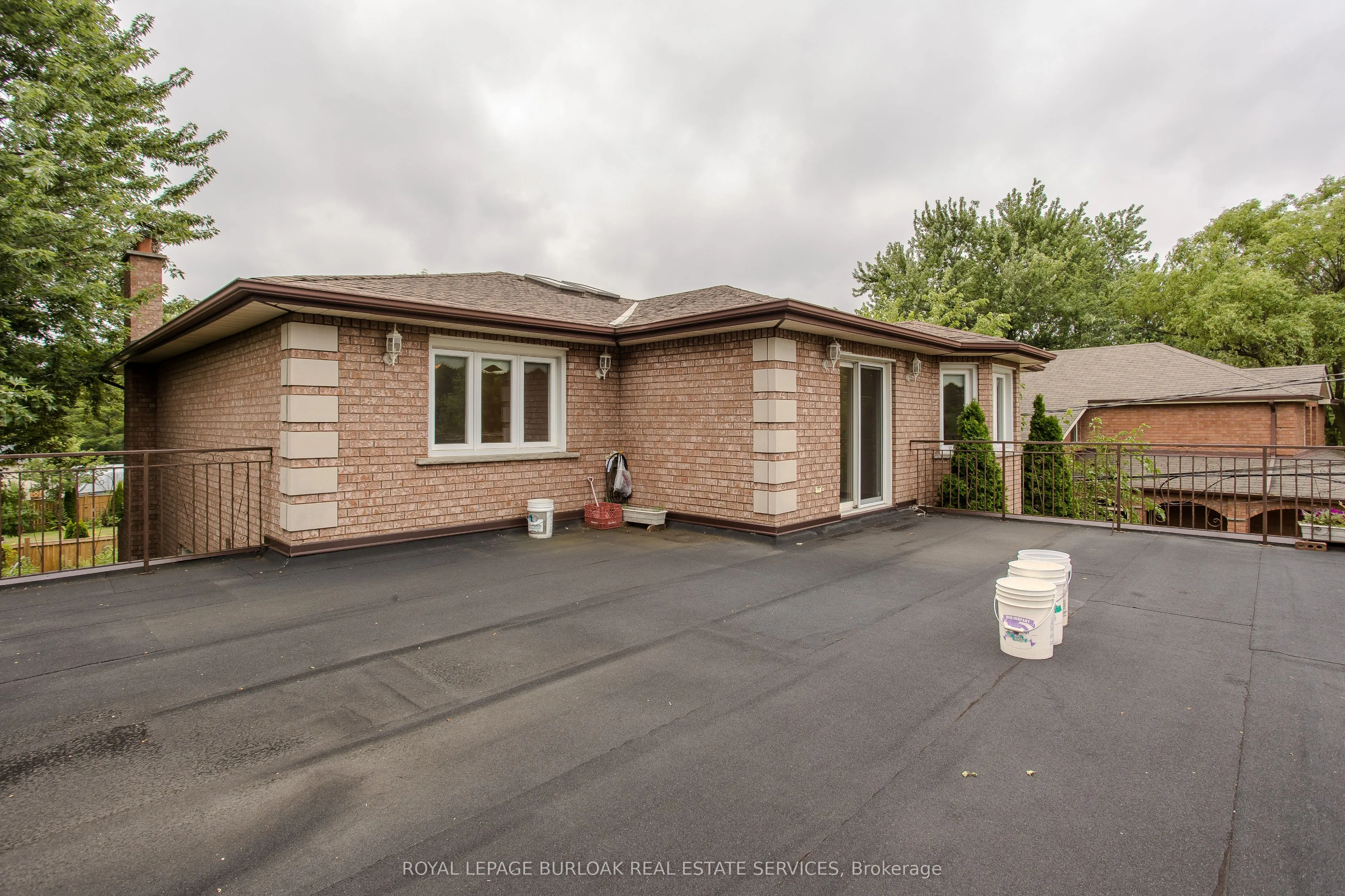 124 Leighland Avenue