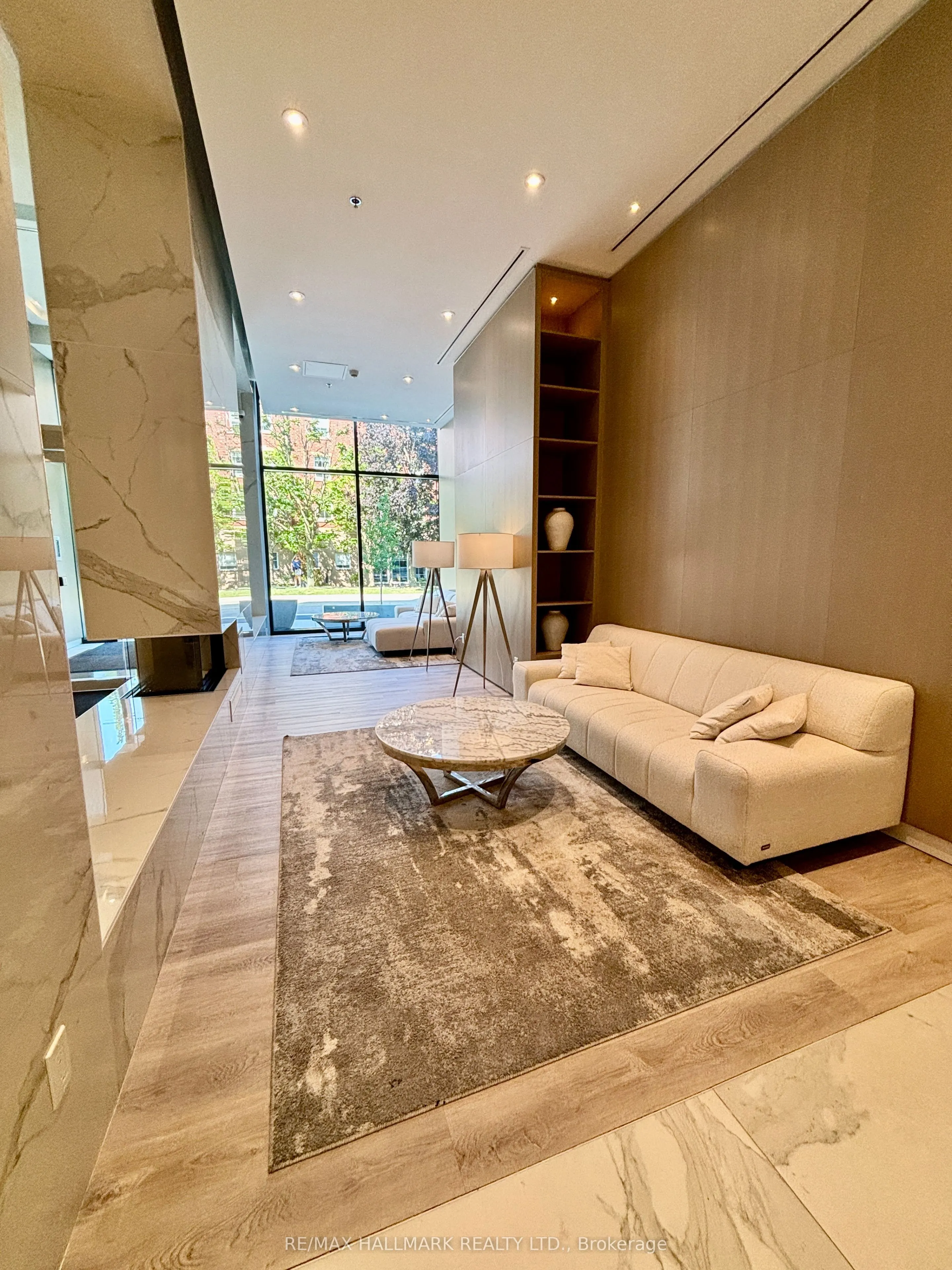 370 Martha Street, #402
