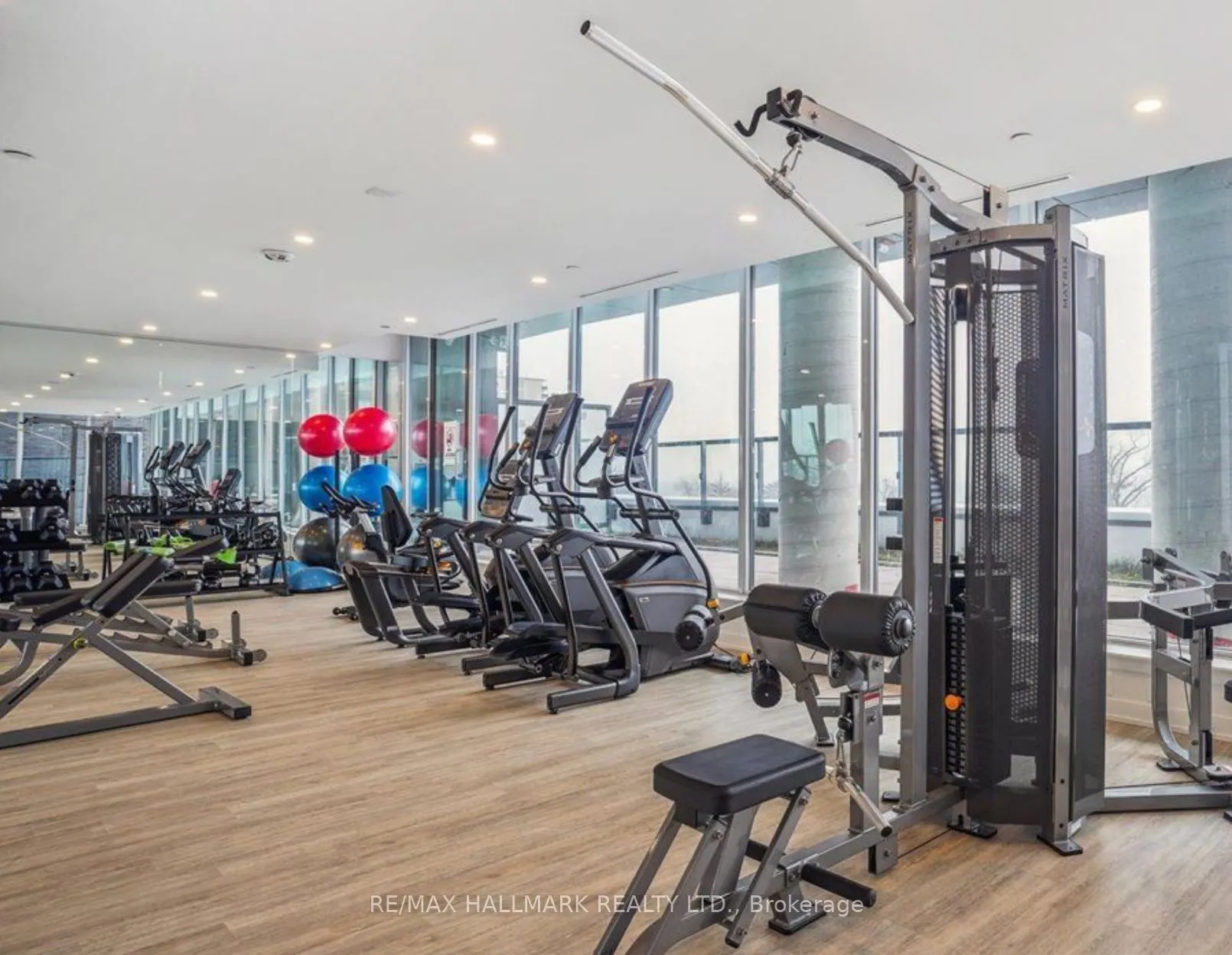 370 Martha Street, #402