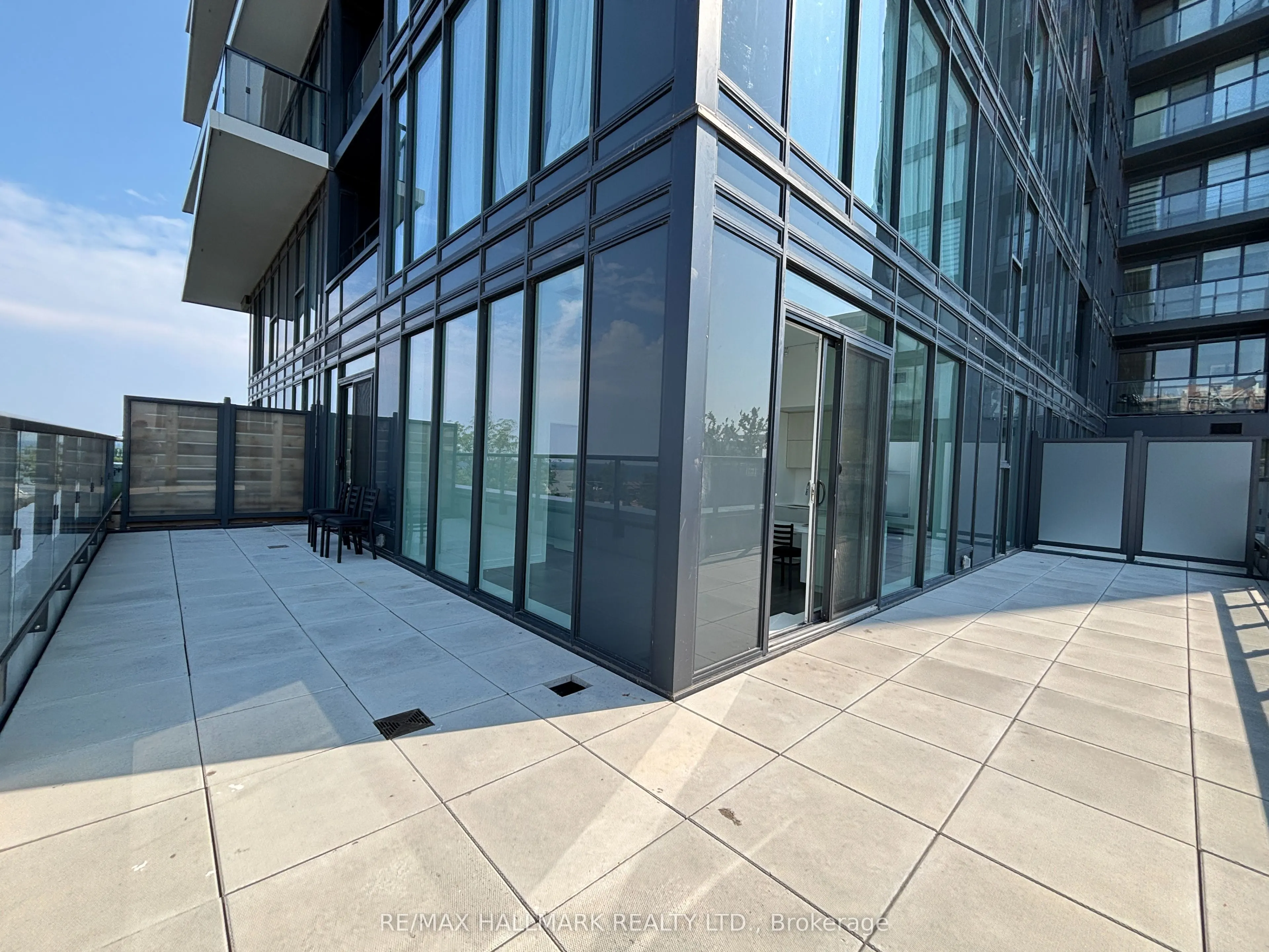 370 Martha Street, #402