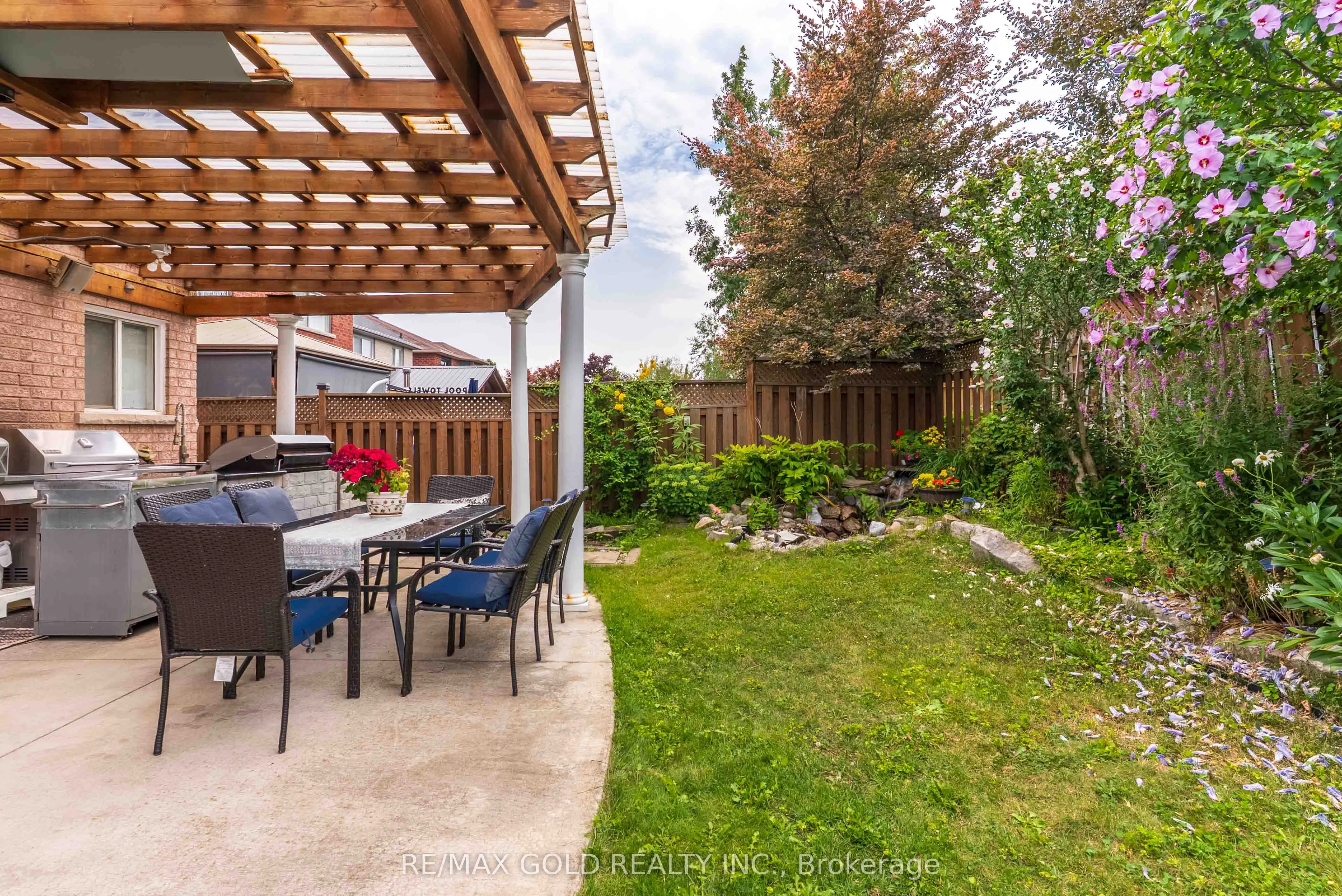 14 Country Stroll Crescent