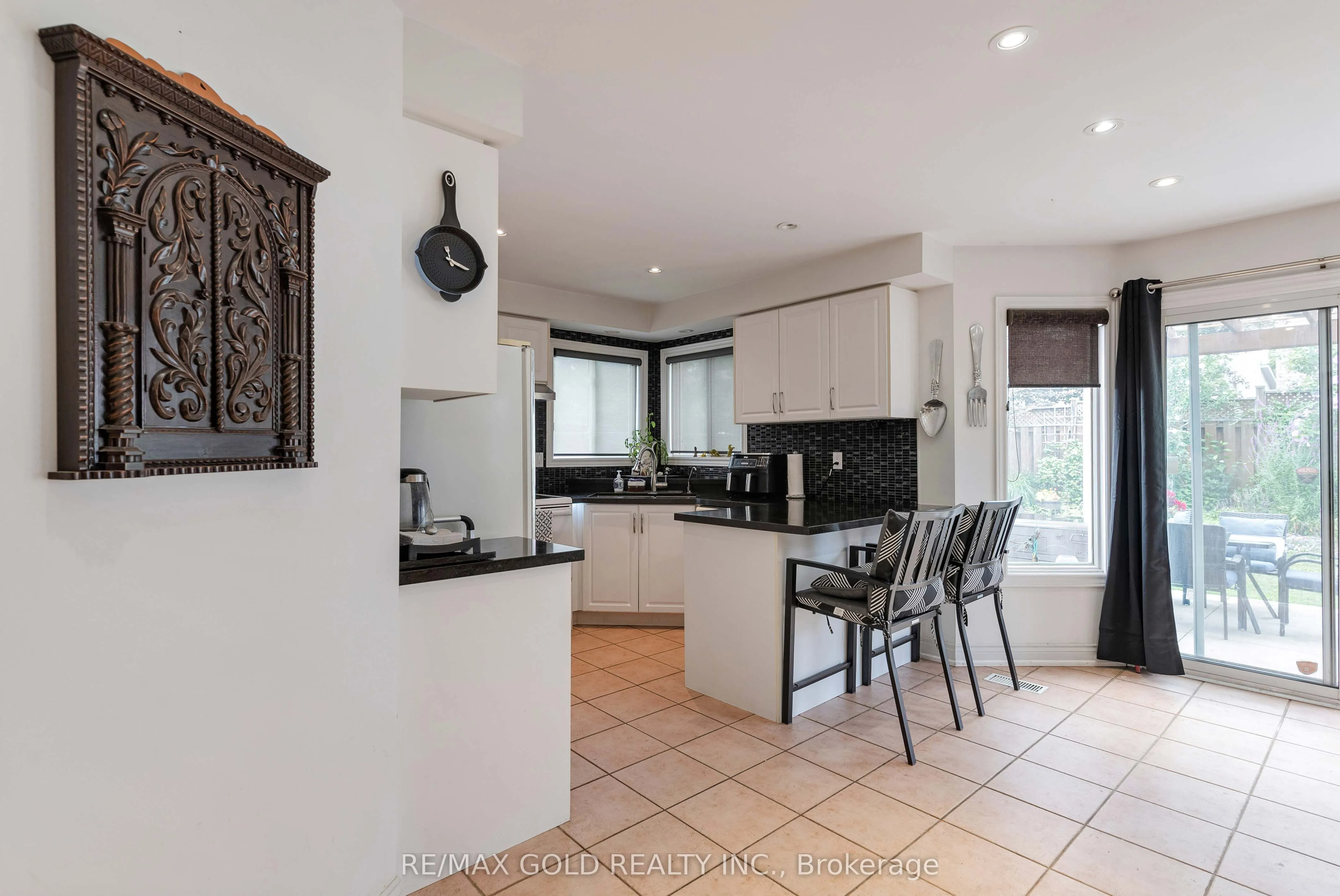 14 Country Stroll Crescent