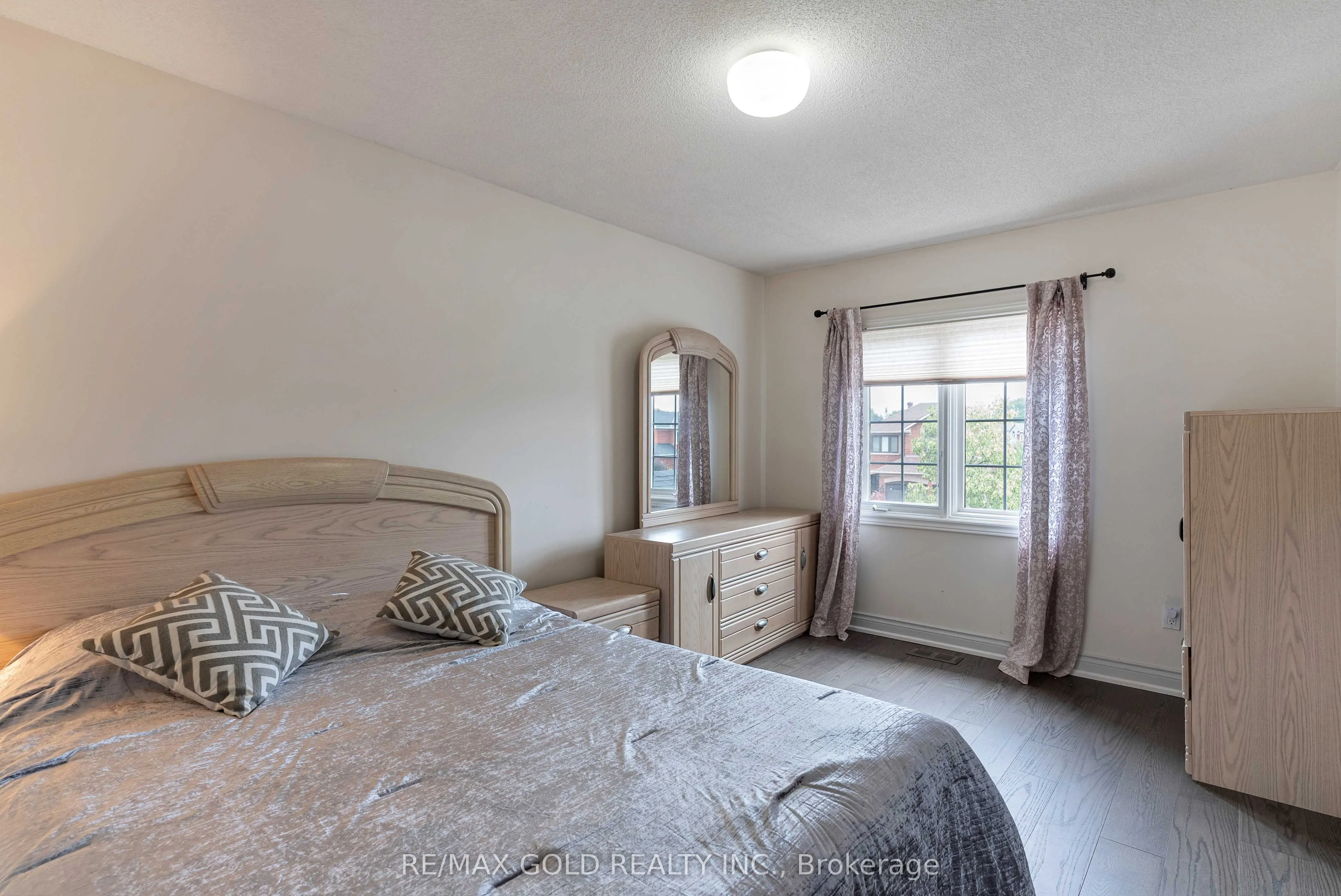 14 Country Stroll Crescent