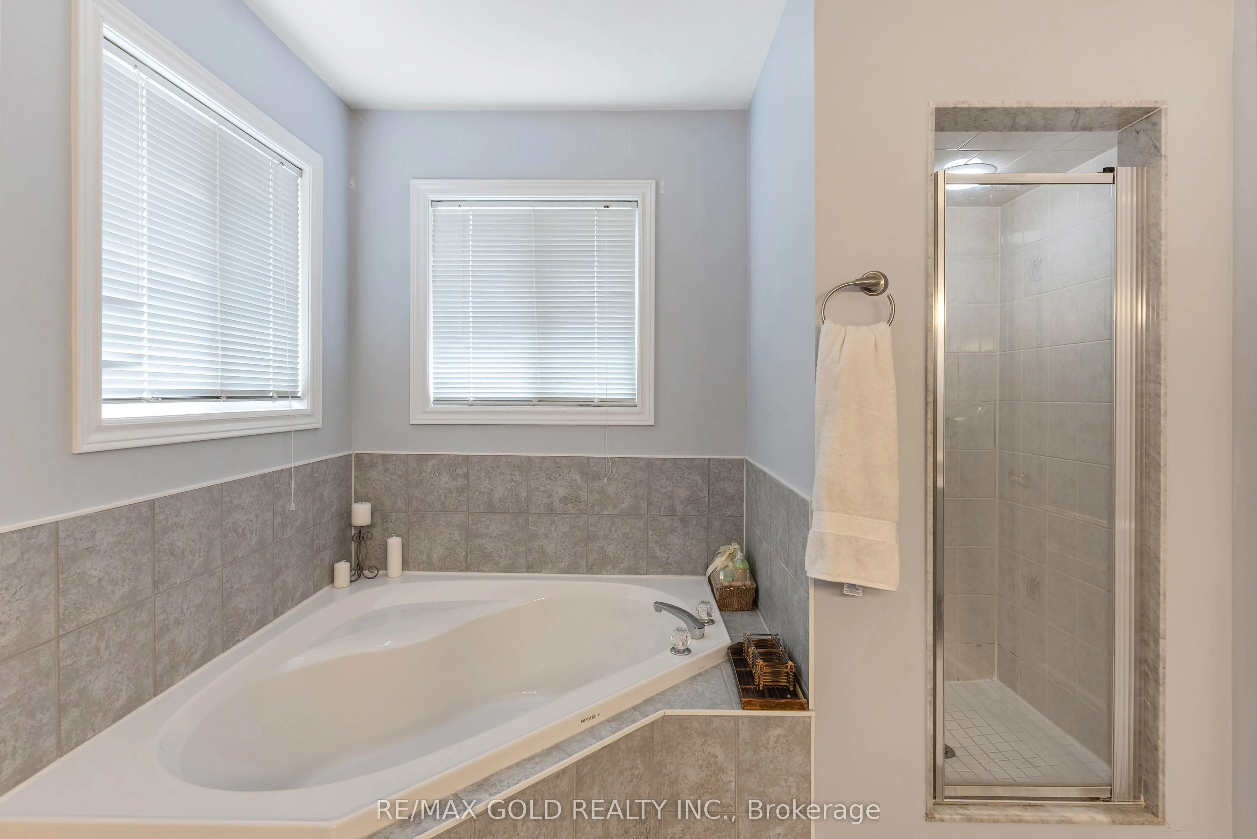 14 Country Stroll Crescent