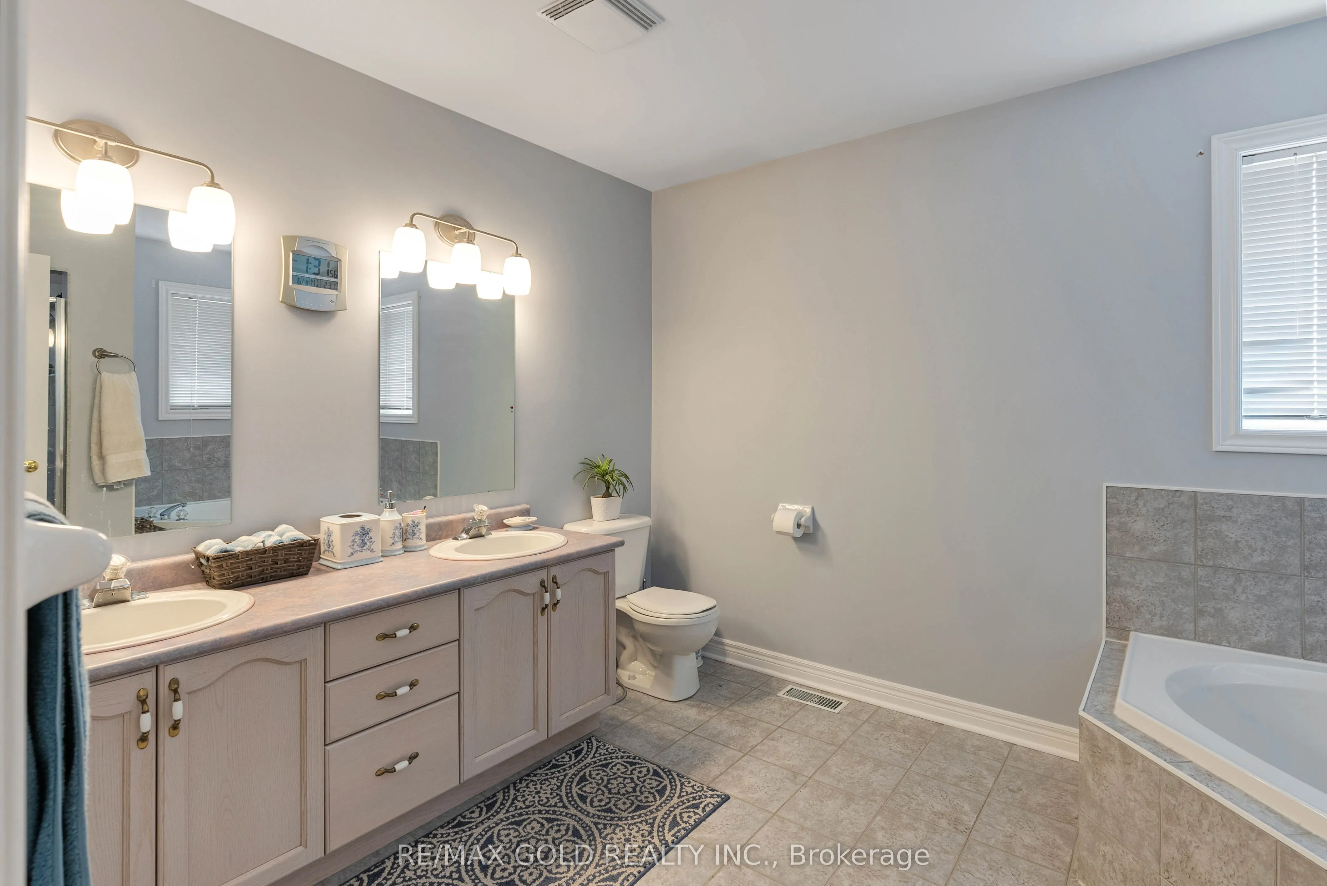 14 Country Stroll Crescent
