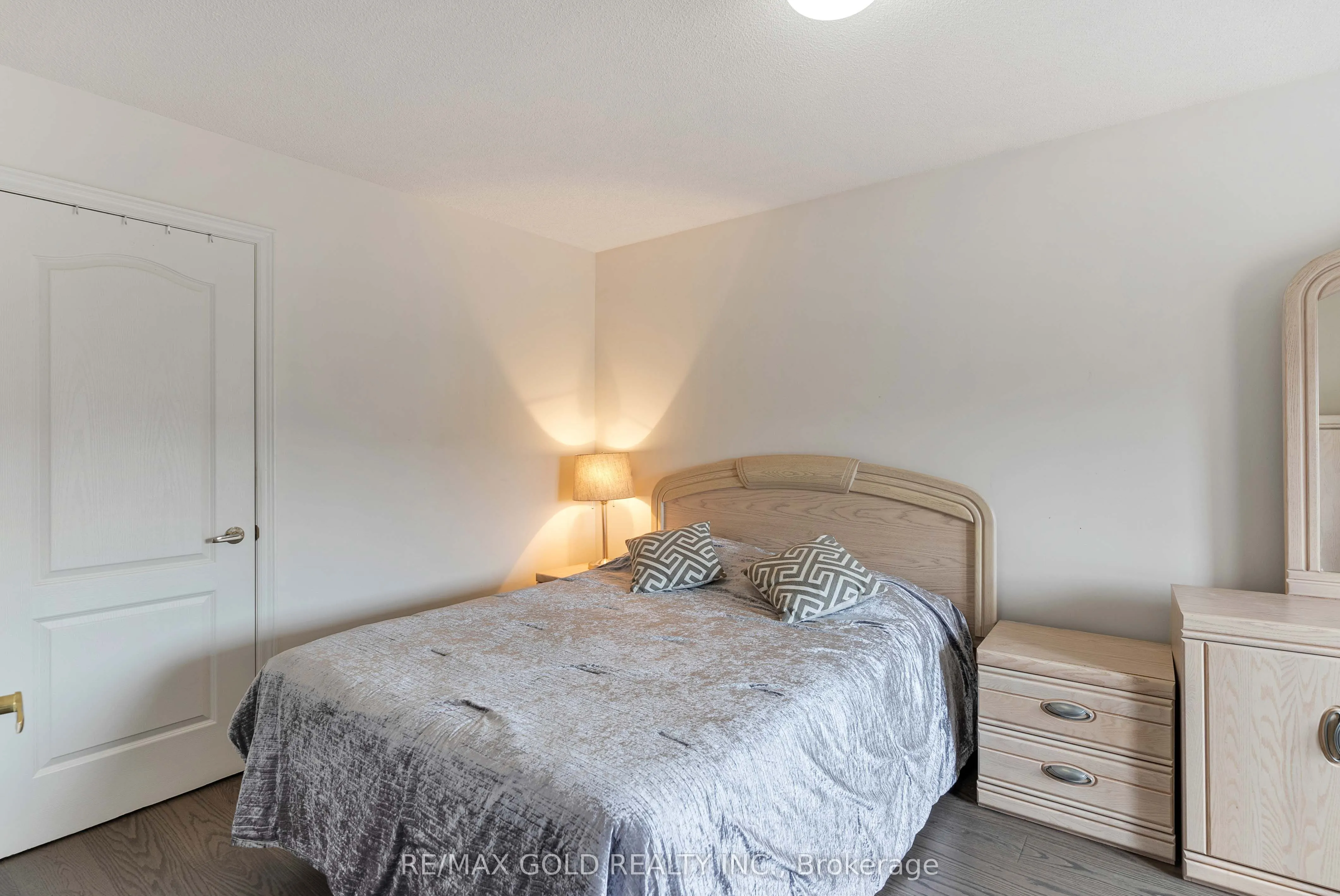 14 Country Stroll Crescent
