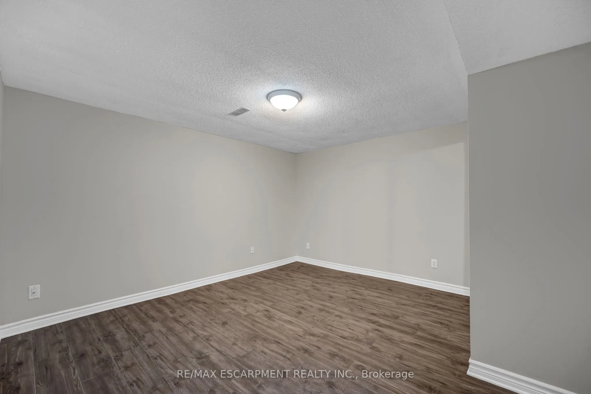 1157 Charminster Crescent