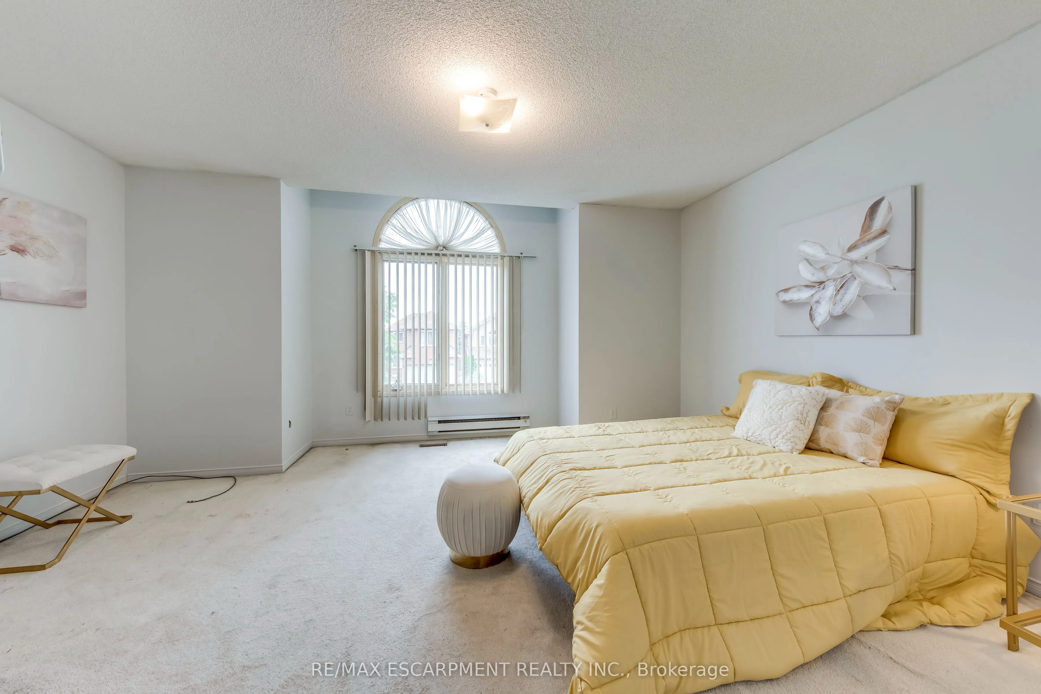 1157 Charminster Crescent