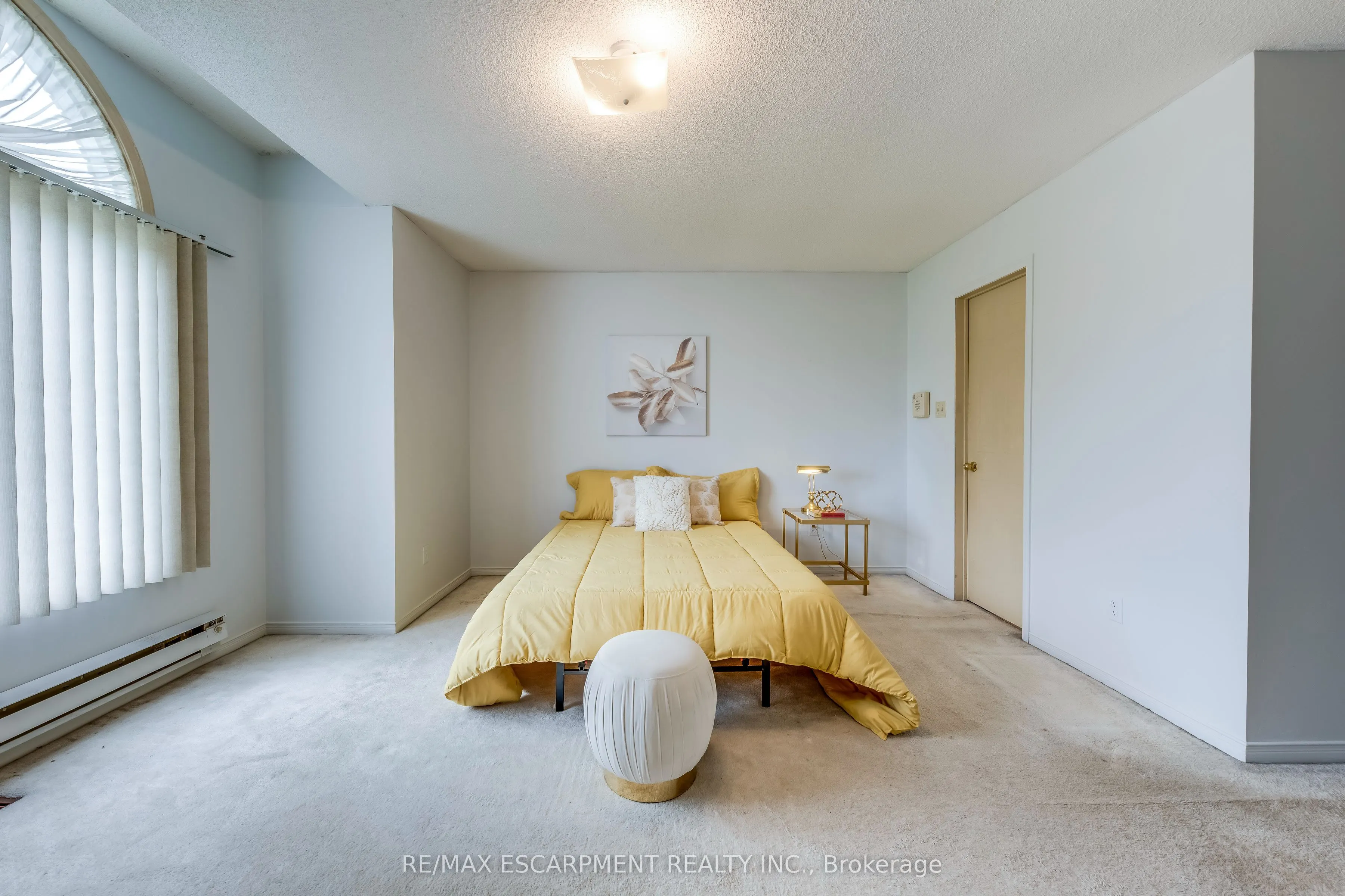 1157 Charminster Crescent