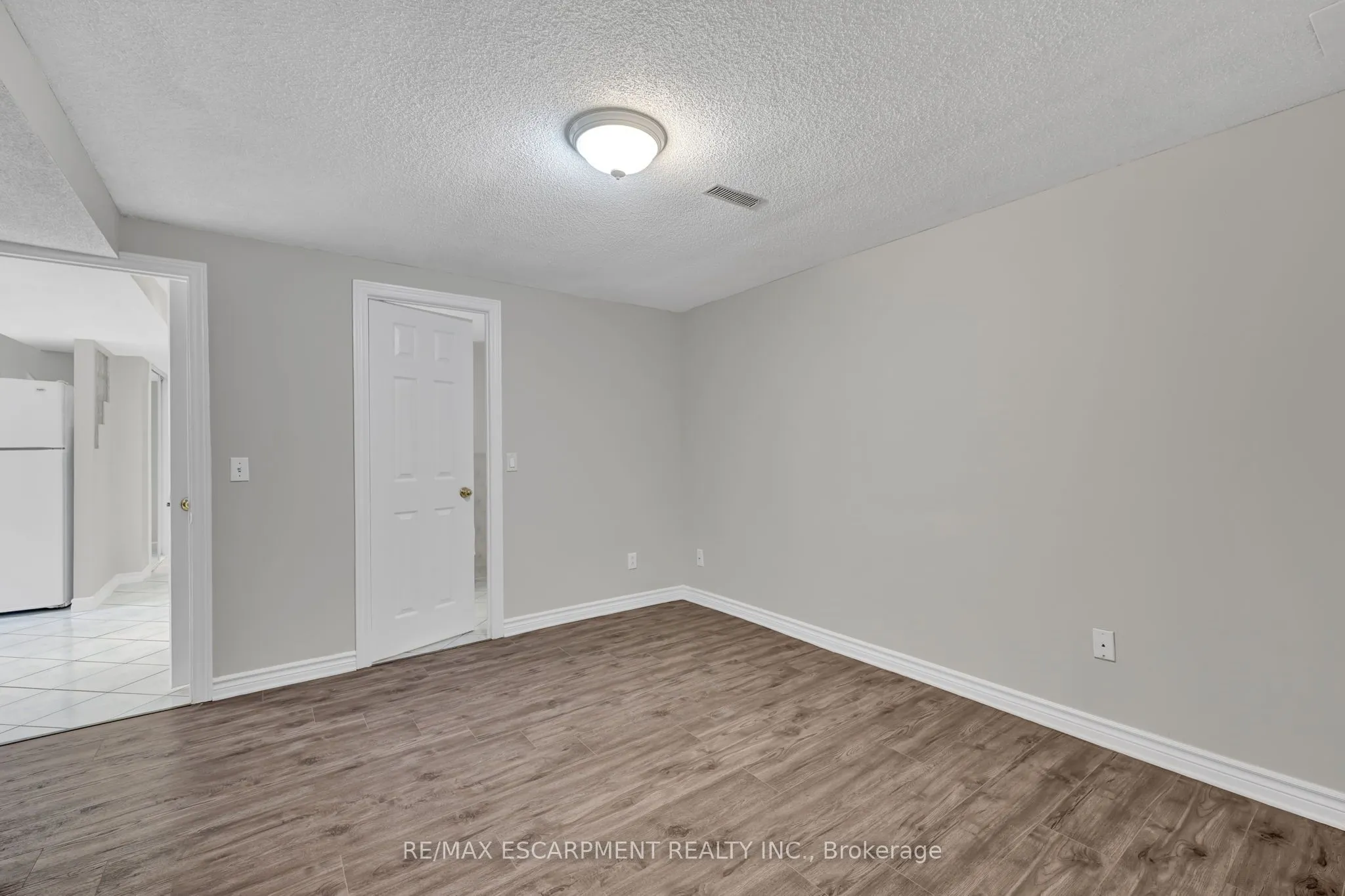 1157 Charminster Crescent