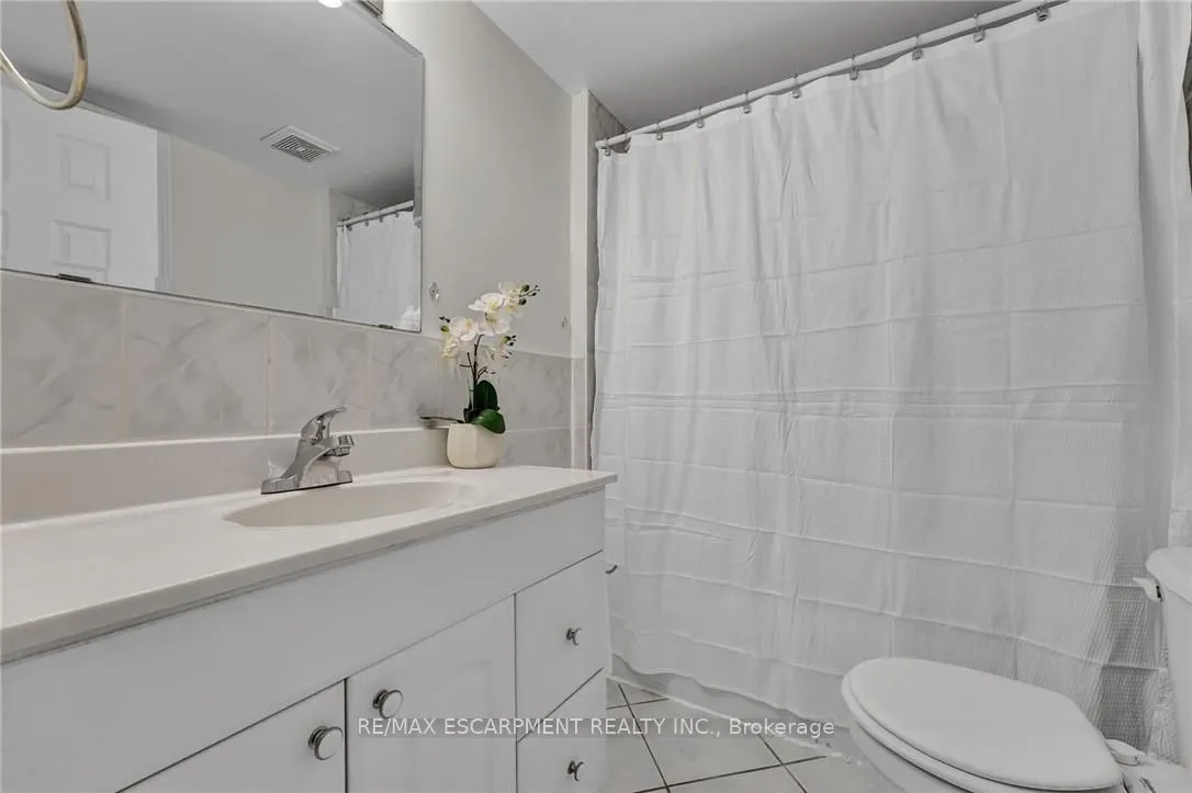 1157 Charminster Crescent