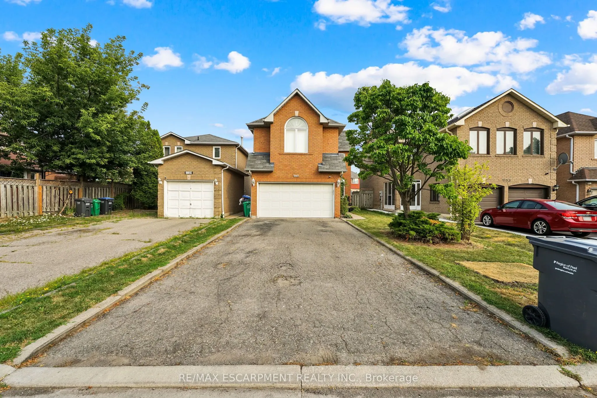 1157 Charminster Crescent