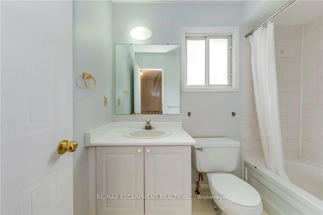 1157 Charminster Crescent