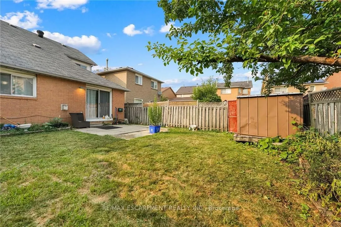1157 Charminster Crescent