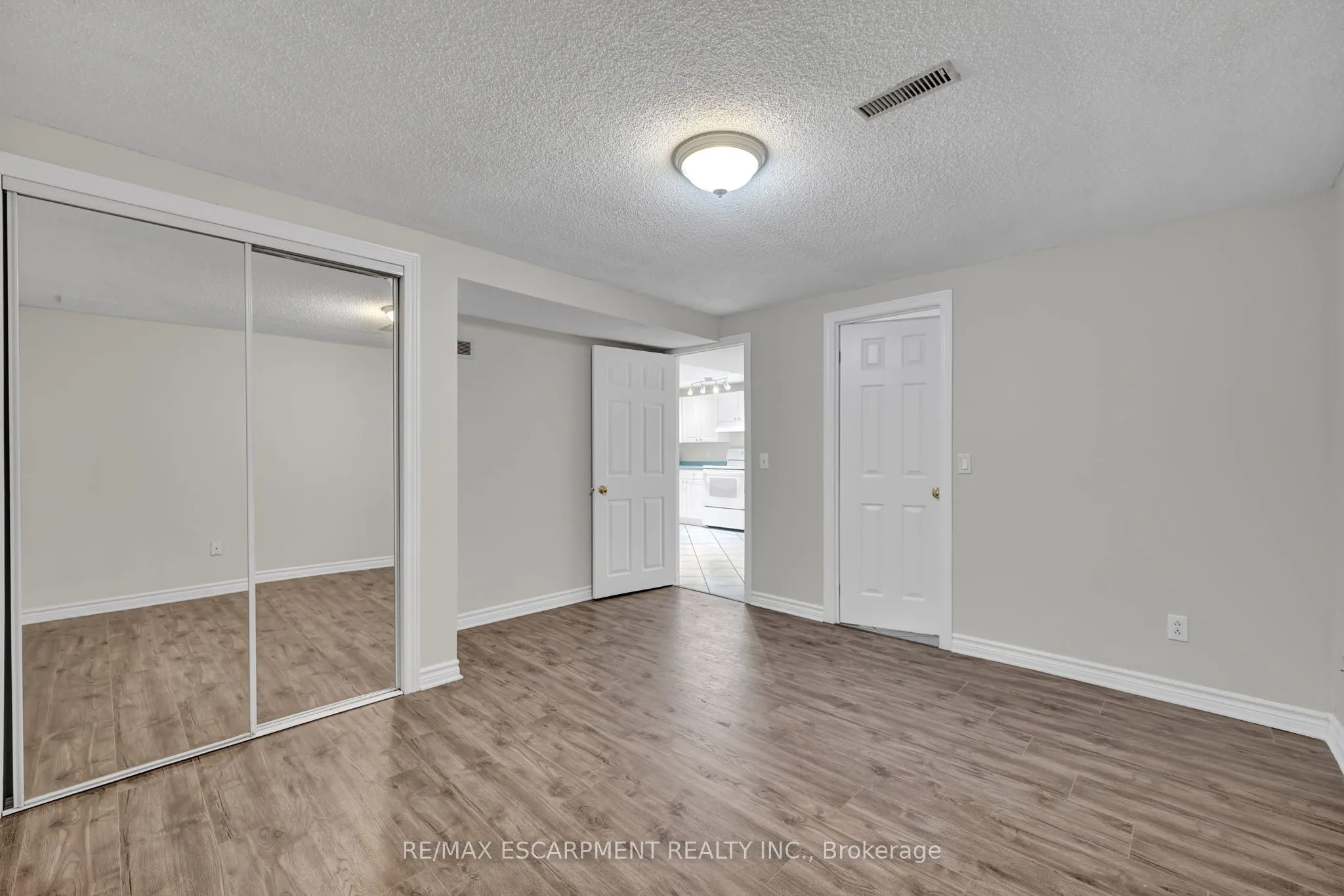 1157 Charminster Crescent