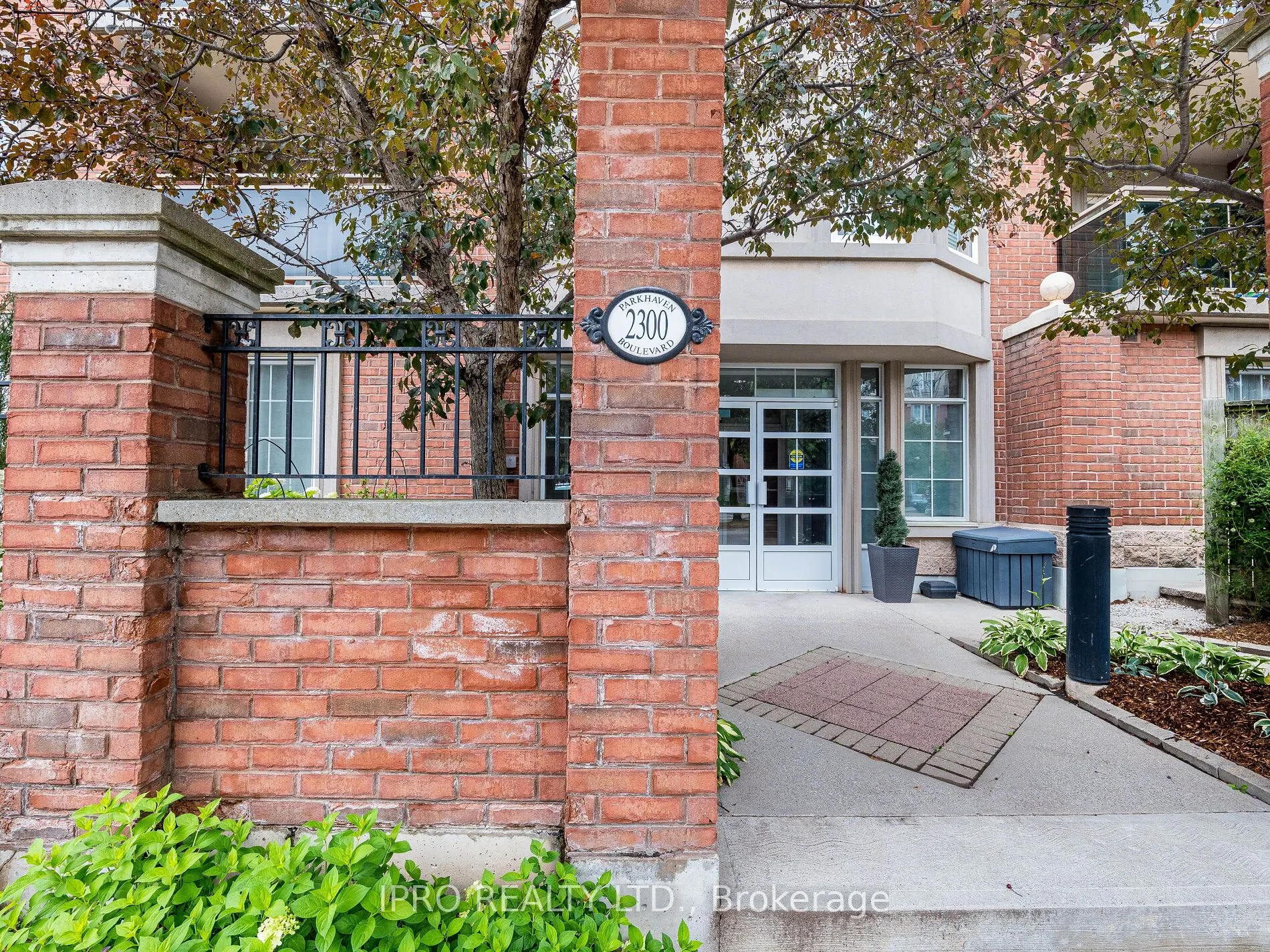 2300 Parkhaven Boulevard, #303