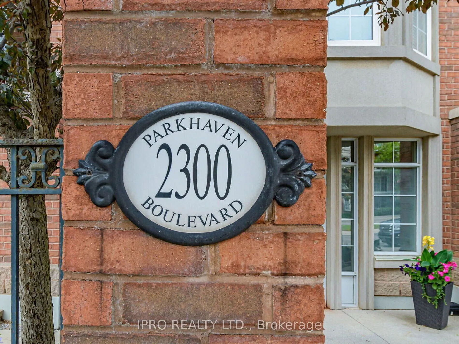 2300 Parkhaven Boulevard, #303
