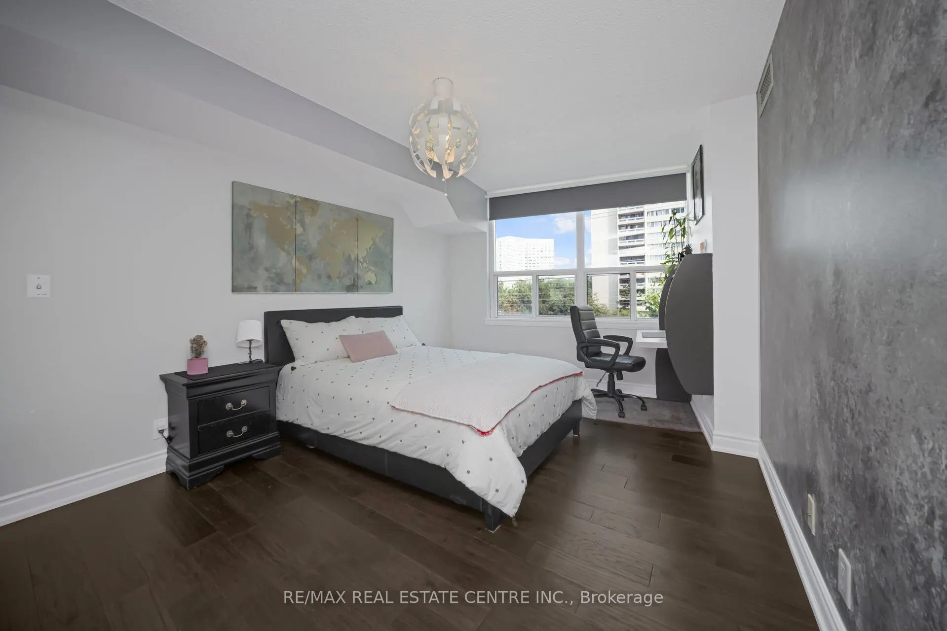 1 Elm Drive, #302