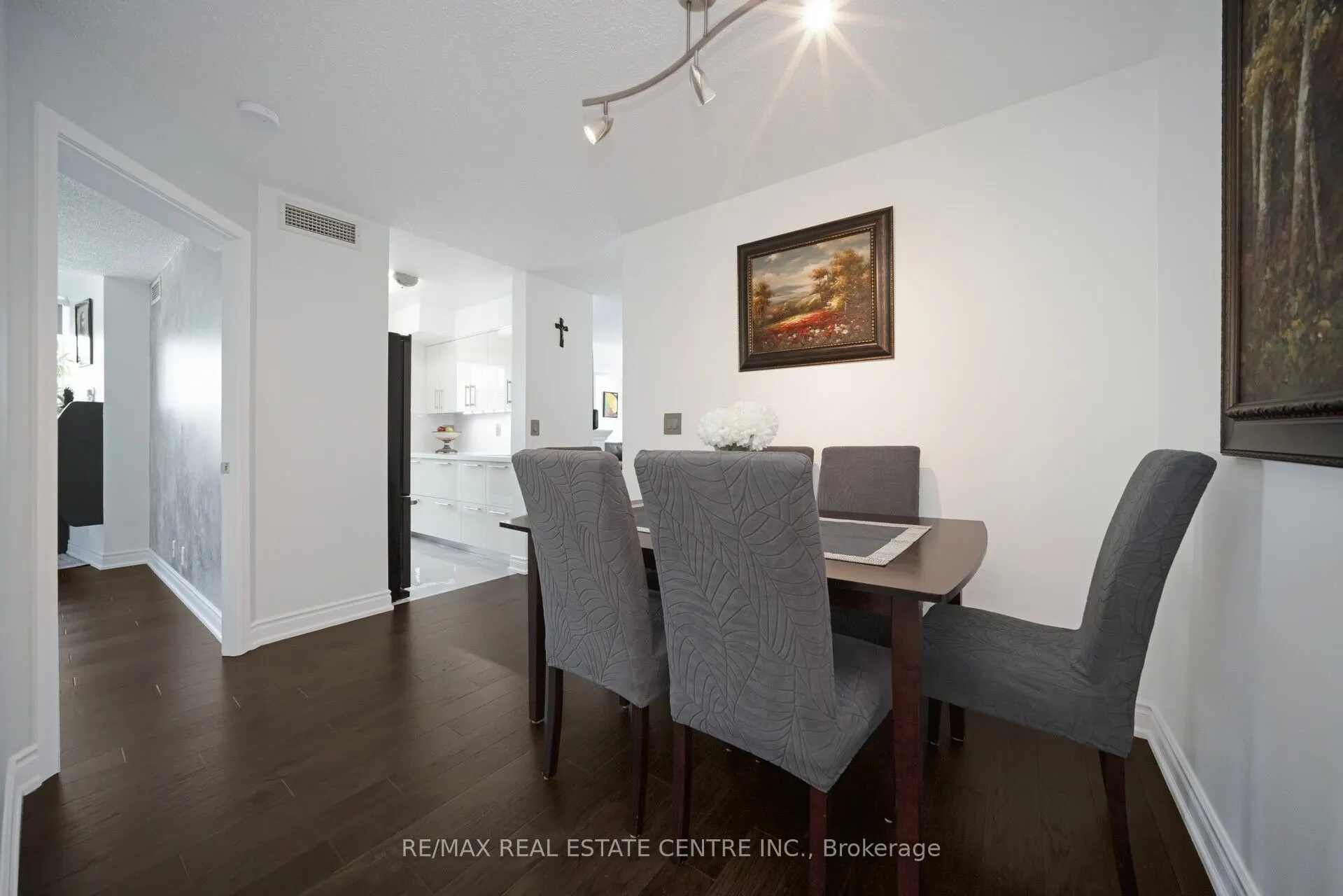 1 Elm Drive, #302